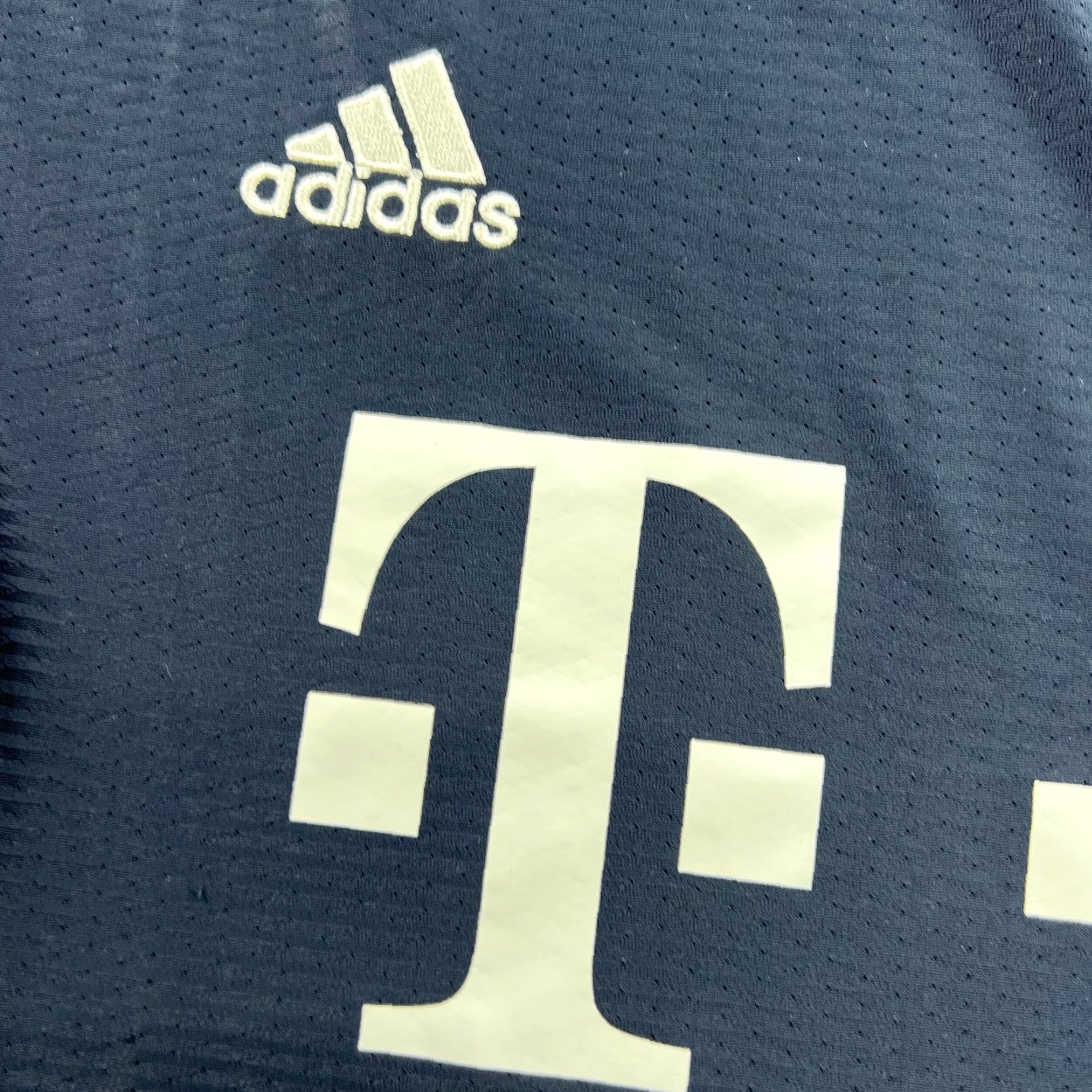 Adidas Bayern Munich 2015 2016 Third Mens Football Jersey Medium Adidas Shirt Size US M / EU 48-50 / 2 - 6 Thumbnail