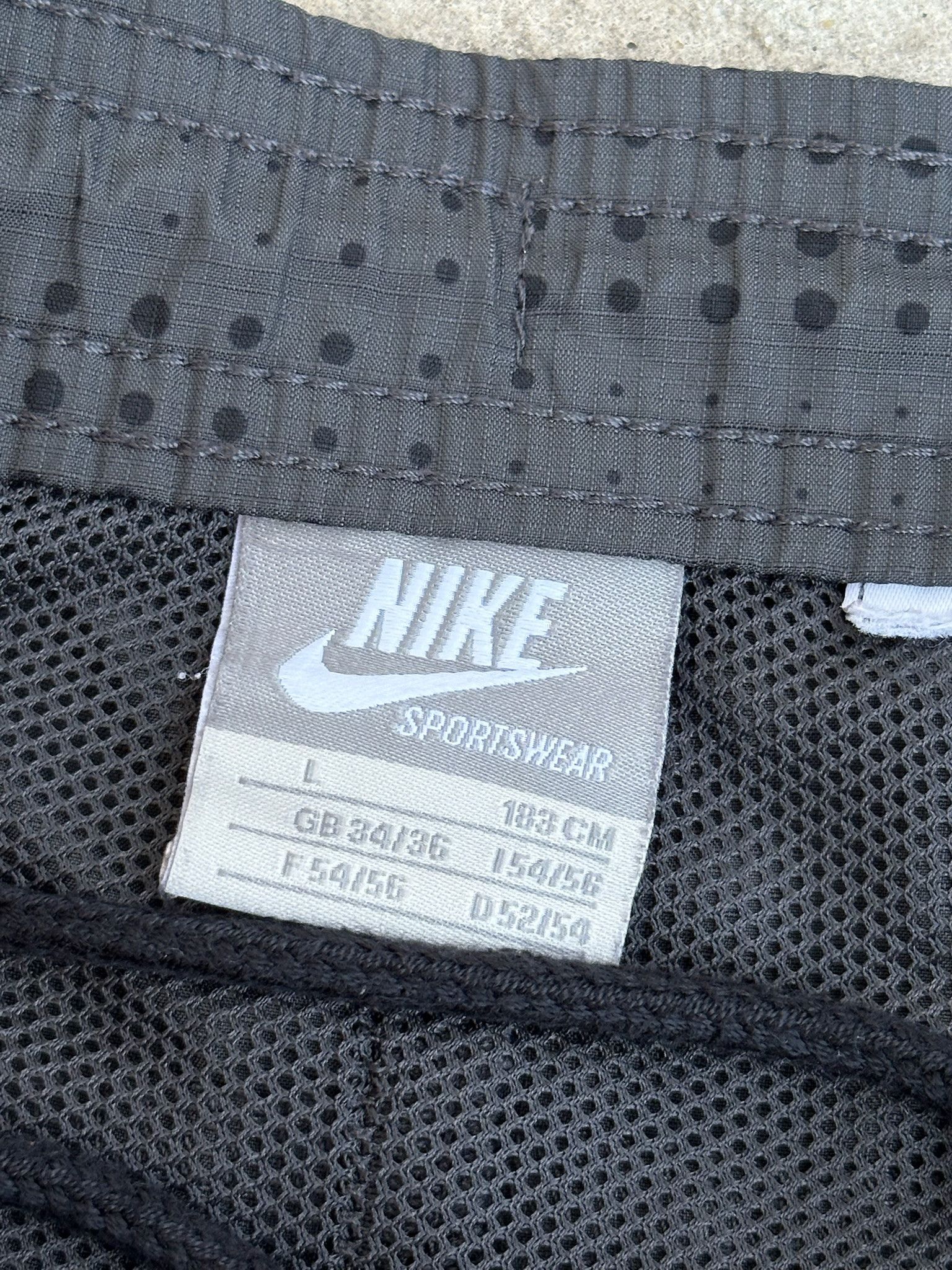 Nike Vintage Nike Air cargo shorts size L y2k Size US 34 / EU 50 - 10 Thumbnail