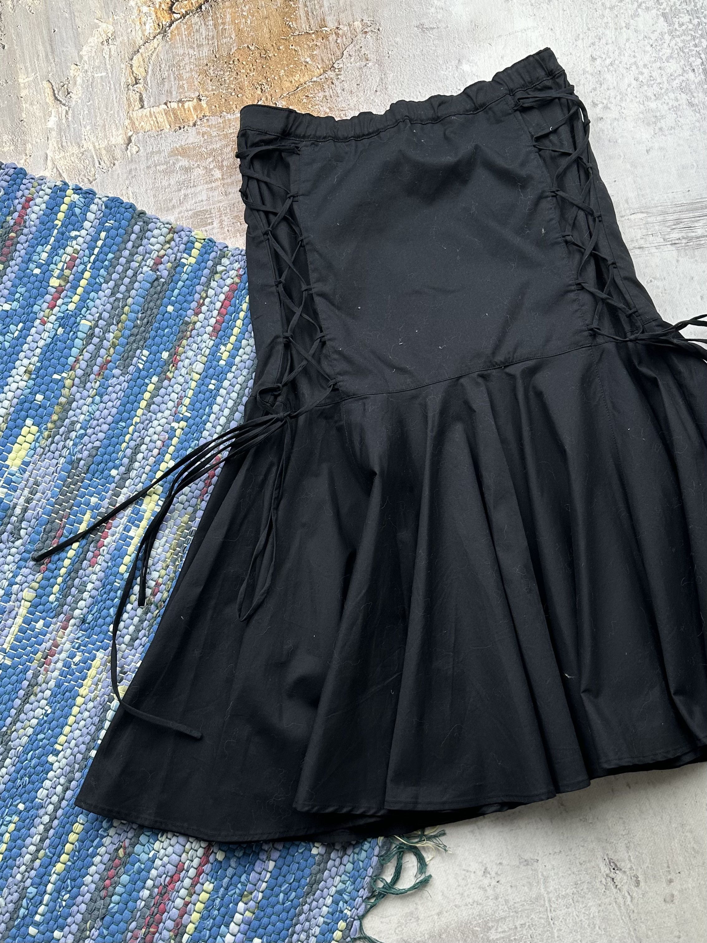 Vintage Vintage Super Flared Skirt With Bondage A213(62) Size 27" / US 4 / IT 40 - 2 Thumbnail