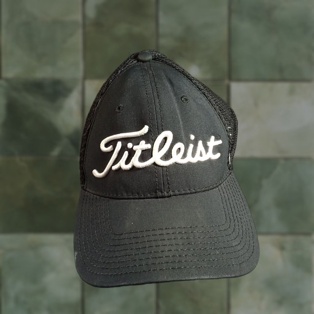 Titleist Titleist Hat Cap Fitted Men Medium Black Logo Golf Golfer New Era V1 Size ONE SIZE - 1 Thumbnail