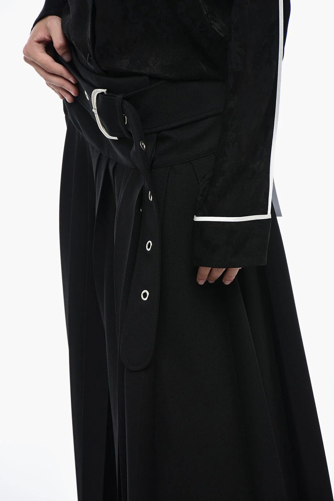 Off-White og1mm0426 Asymmetric Pleated Skirt in Black Size 27" / US 4 / IT 40 - 3 Thumbnail