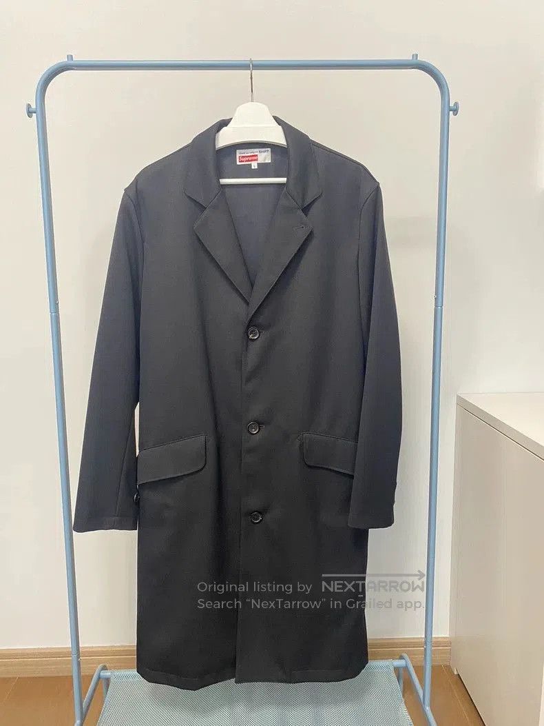 Comme des Garcons Supreme x CDG Misplaced Logo Coat Trench. Size US L / EU 52-54 / 3 - 2 Thumbnail