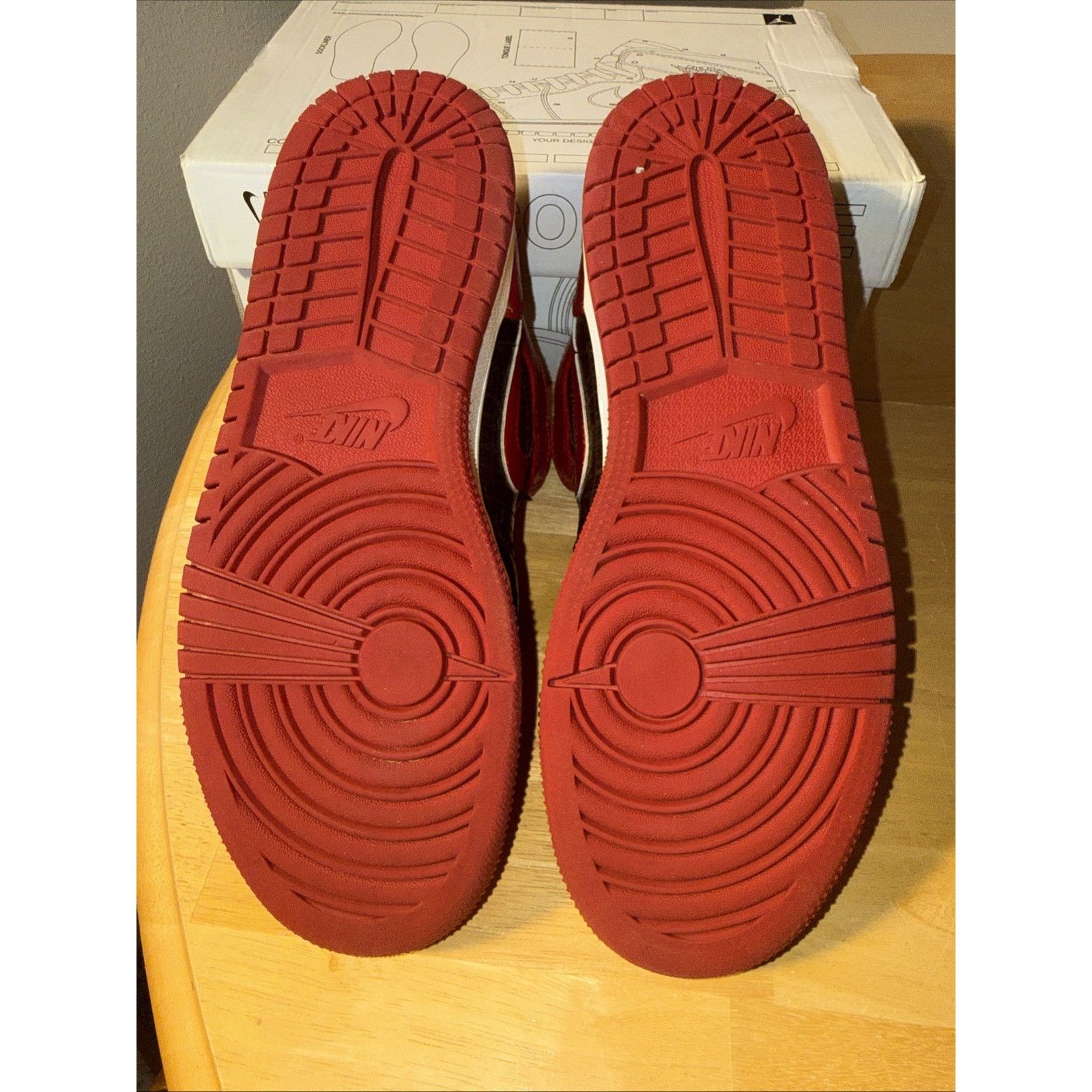 Jordan Brand Nike Air Jordan 1 Mid SS "BRED TEXT" Bred DM9650-001 Size US 6.5 / IT 36.5 - 8 Thumbnail