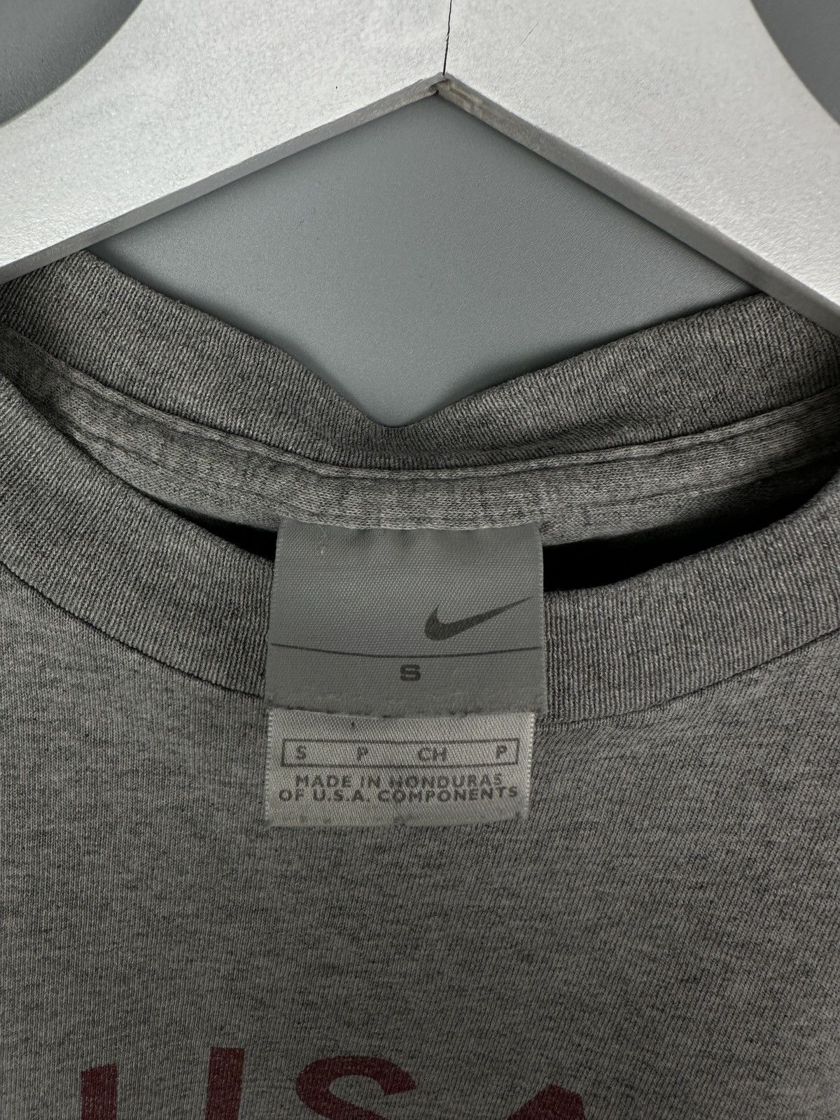 Nike Vintage Nike USA Center Swoosh Logo T Shirt Tee 90s Size US S / EU 44-46 / 1 - 6 Thumbnail