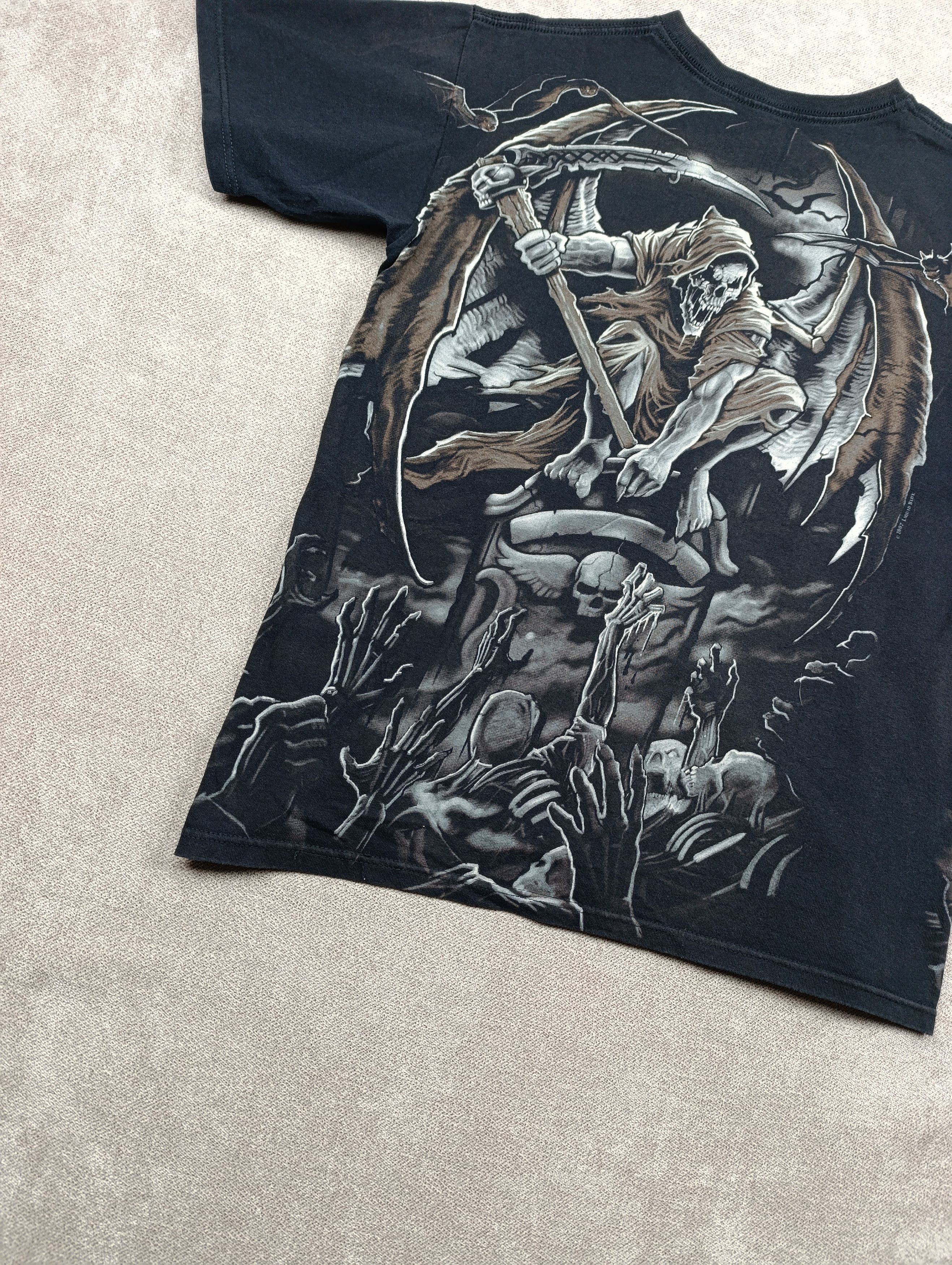 Liquid Blue LIQUID BLUE 2007 VINTAGE GRAVESTONE REAPER SKULL DEATH Size US M / EU 48-50 / 2 - 14 Thumbnail