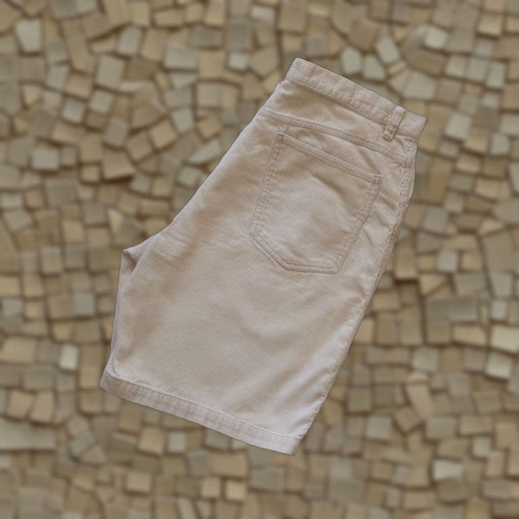 Vintage VINTAGE ST JOHN'S BAY VTG 90s RETRO 9" SHORTS 100% COTTON CORDUROY TAN MEN SZ 36 Size US 36 / EU 52 - 1 Thumbnail