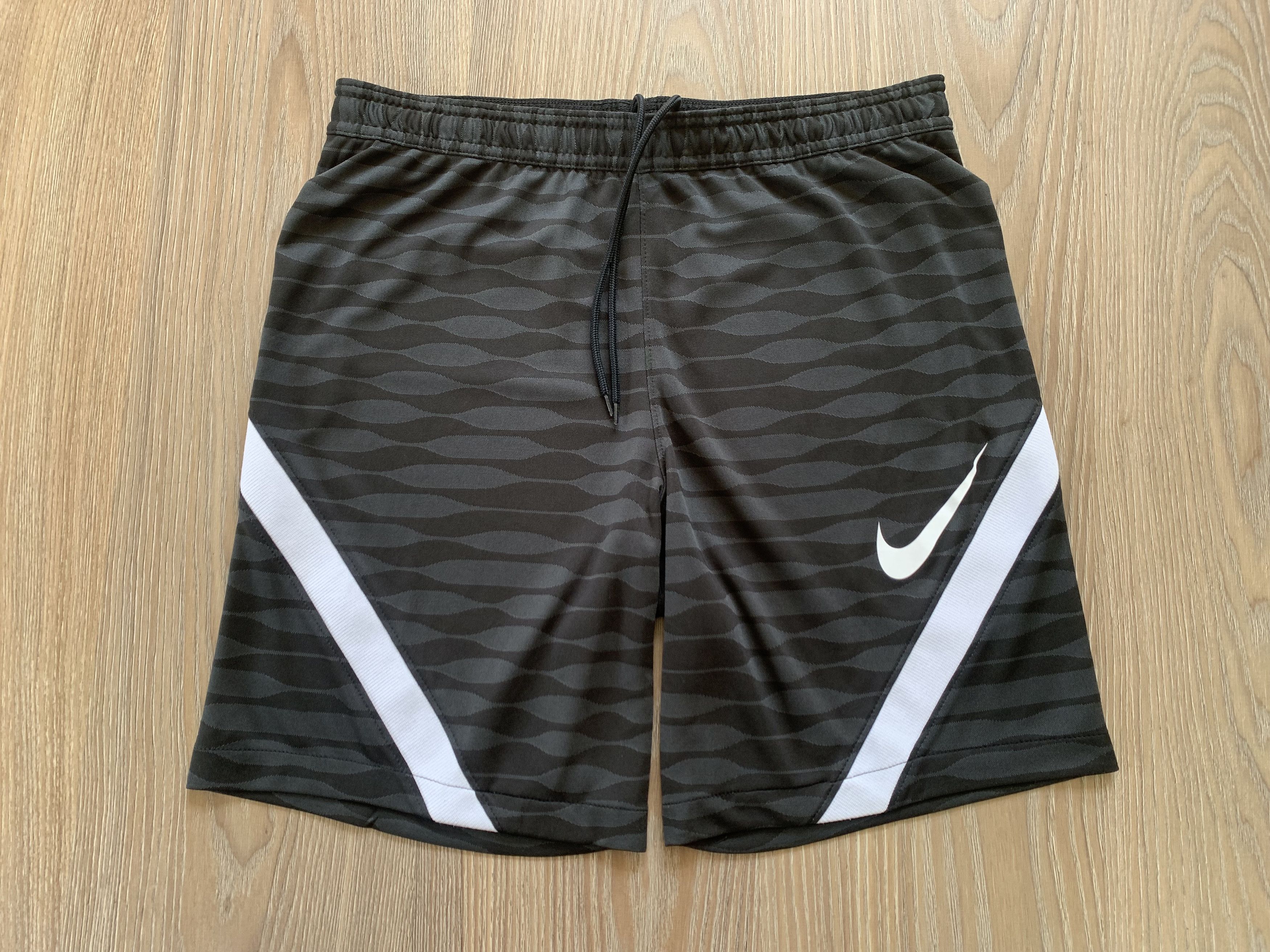Nike Nike Dry Strike Knit Black Training Short Size US 32 / EU 48 - 3 Thumbnail