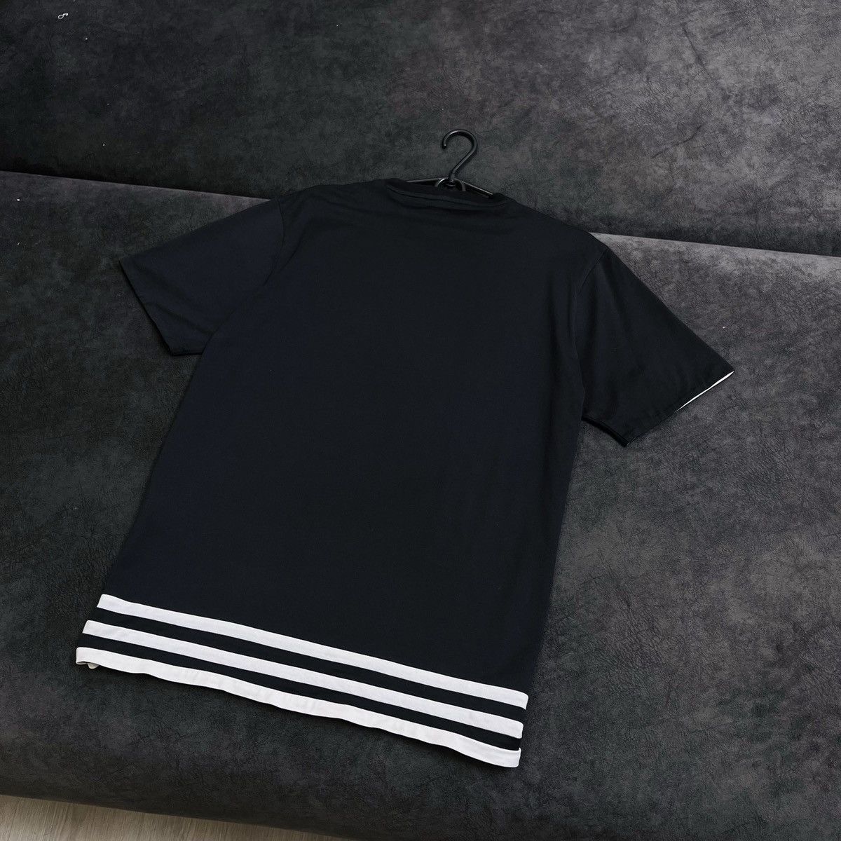 Adidas × Y-3 × Yohji Yamamoto Adidas Y-3 Yohji Yamamoto Back Stripes T-shirt Size US L / EU 52-54 / 3 - 4 Thumbnail