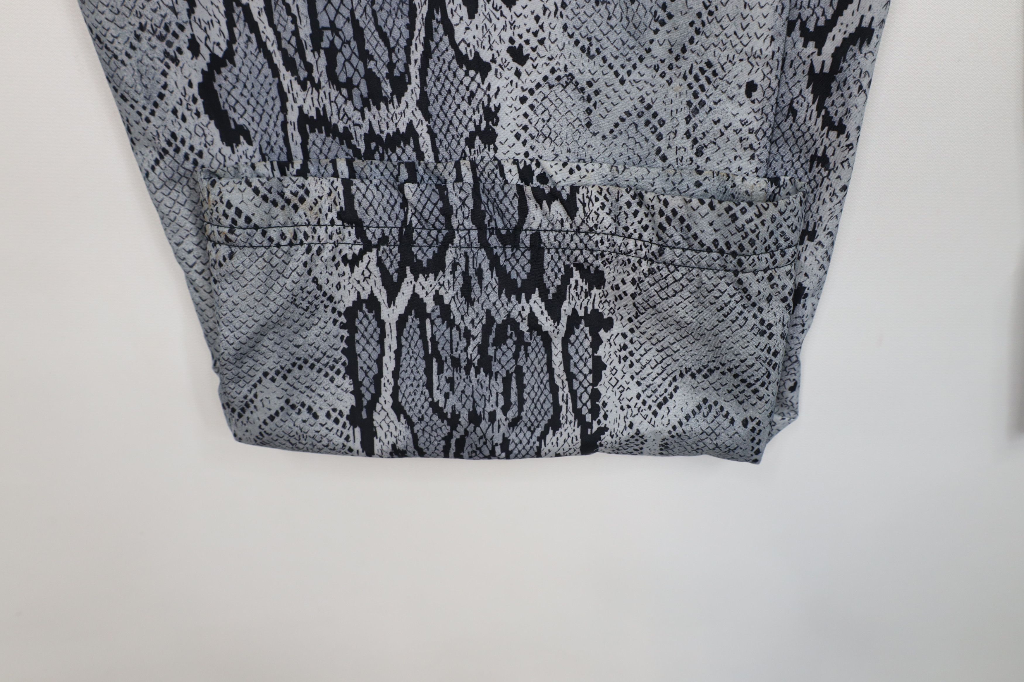 Vintage Vintage 90s Streetwear Snakeskin Windbreaker Pants Polyester Size 26" / US 2 / IT 38 - 5 Thumbnail