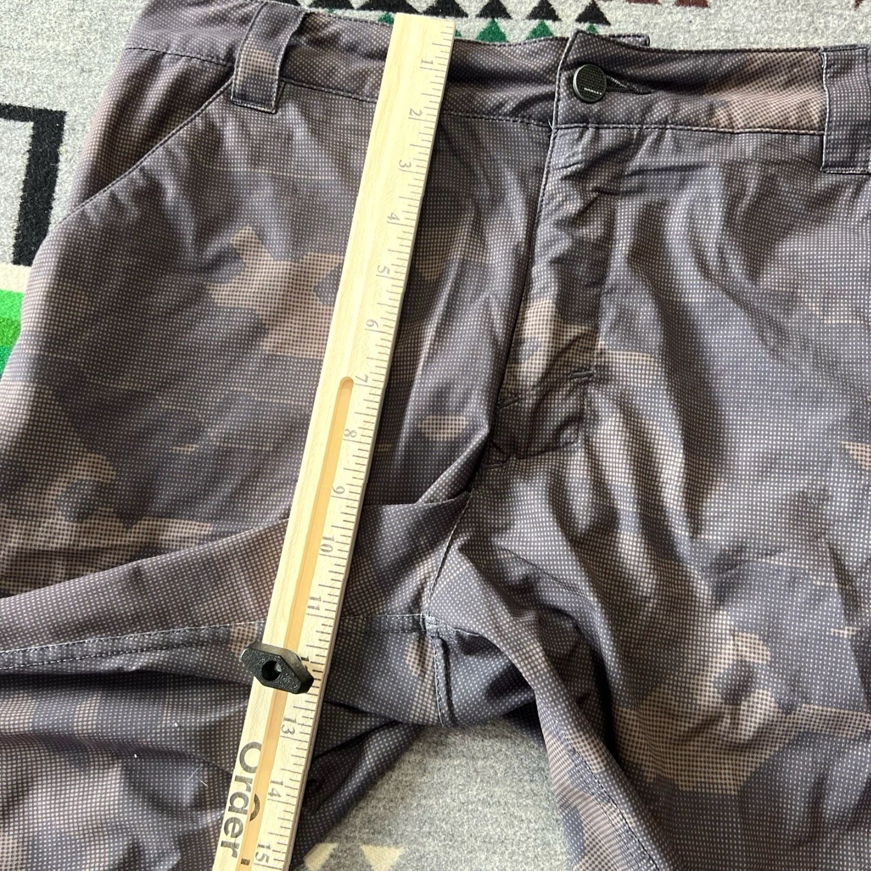 VINTAGE Oakley Board Shorts Mens 32 Camo Surf Swim Trunks Y2K