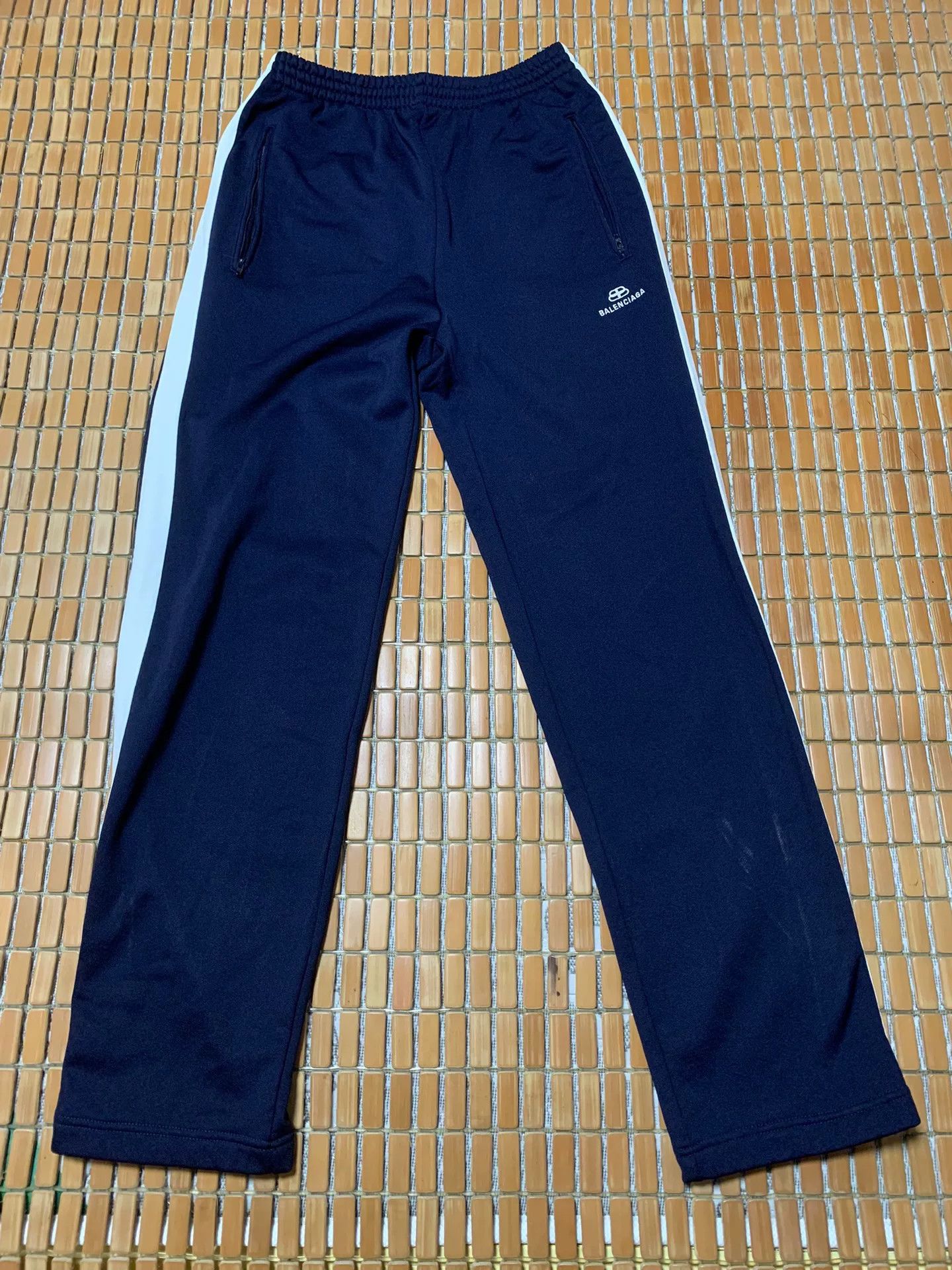 Balenciaga Balenciaga Logo Embroidery Sweatpants Size US 30 / EU 46 - 1 Thumbnail