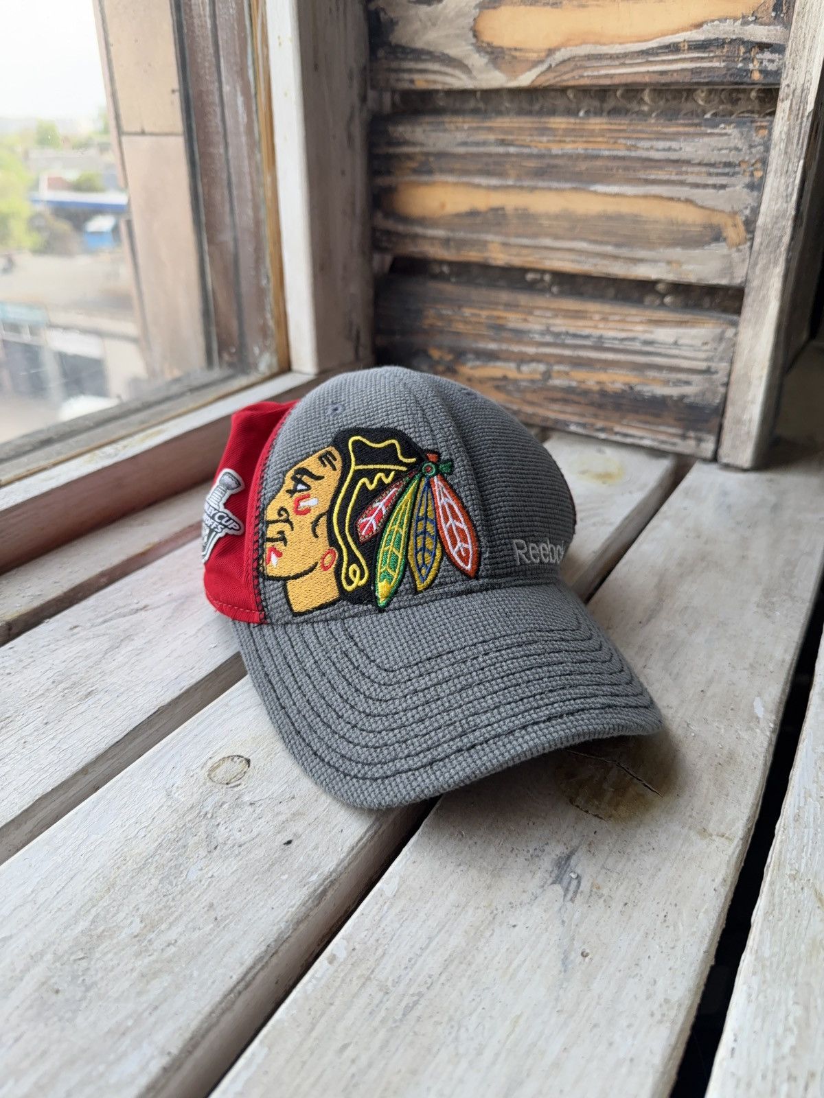 NHL × Reebok Vntg 00s Reebok Chicago Blackhawks Stanley Cup Playoffs cap Size ONE SIZE - 1 Thumbnail