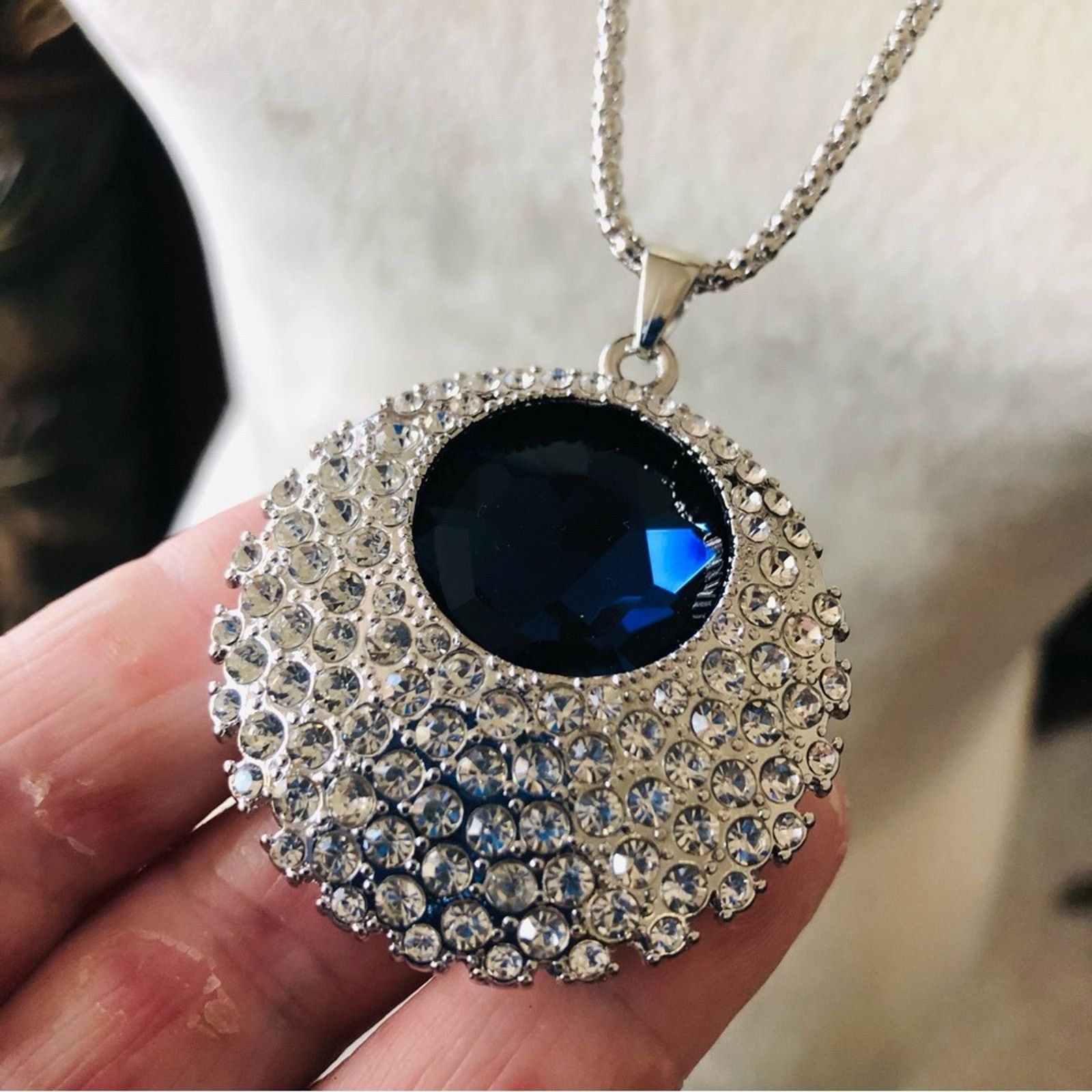 Jewelry Faceted round royal blue stone medallion amulet necklace Size ONE SIZE - 3 Thumbnail