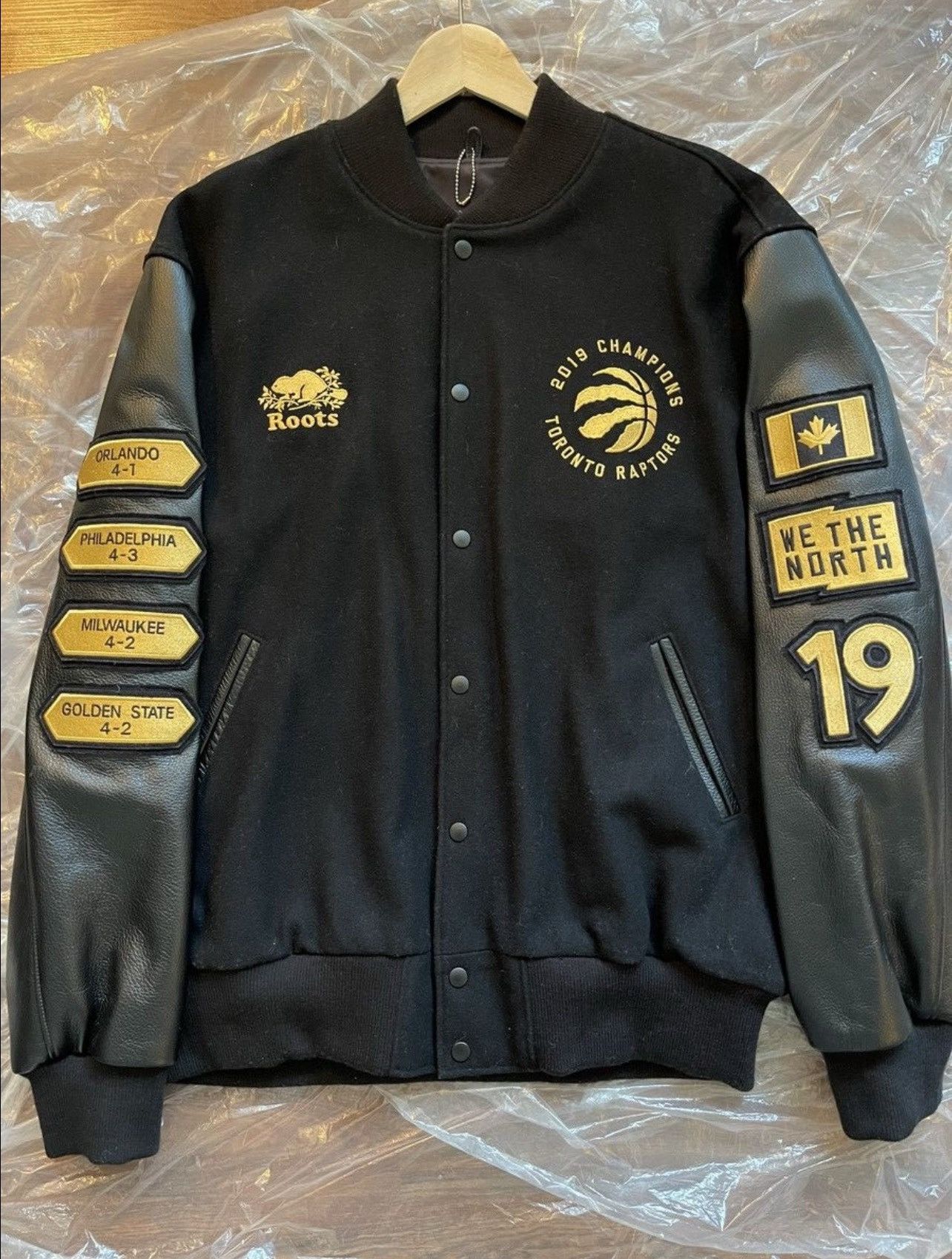 2019 ROOTS x TORONTO RAPTORS CHAMPIONSHIP JACKET