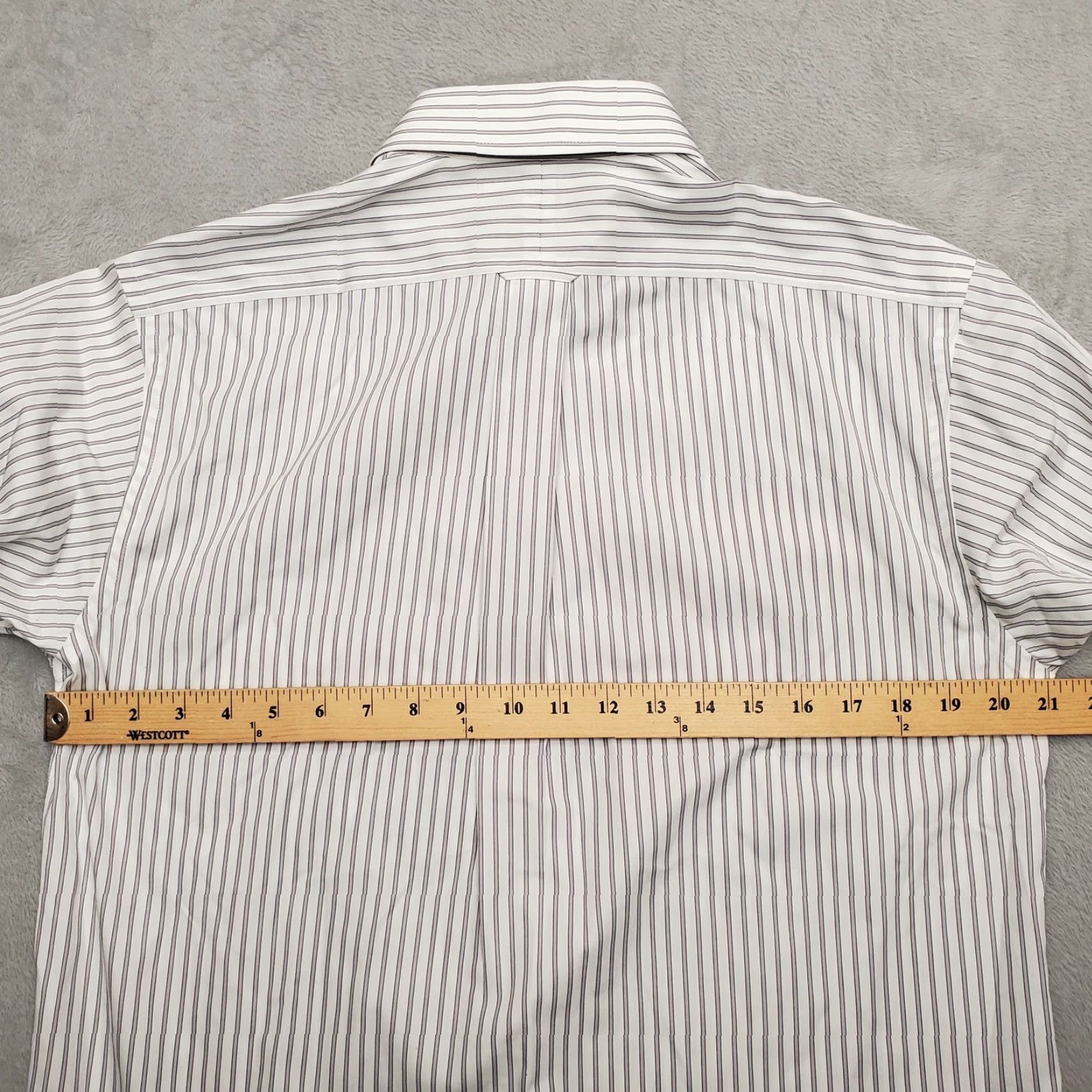 Roundtree & Yorke Gold Label Shirt Mens 15.5 32 Gray Striped Fitted Non Iron Cotton Poplin EZ Wash Shirt Mens Casual Business 90s? Size US L / EU 52-54 / 3 - 6 Thumbnail