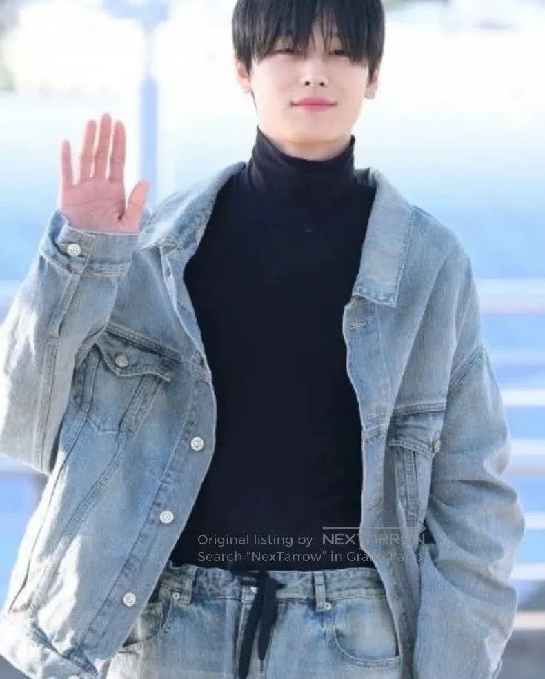 Balenciaga Balenciaga Collar single-breasted off-shoulder long-sleeve Size US S / EU 44-46 / 1 - 9 Thumbnail