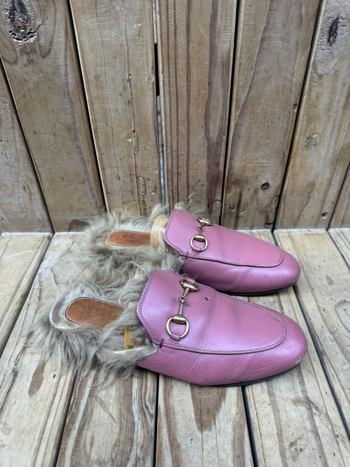 Gucci Gucci shearling Fur pink women’s Mules sz EUR 36.5 US 6.5 Size US 6.5 / IT 36.5 - 2 Thumbnail