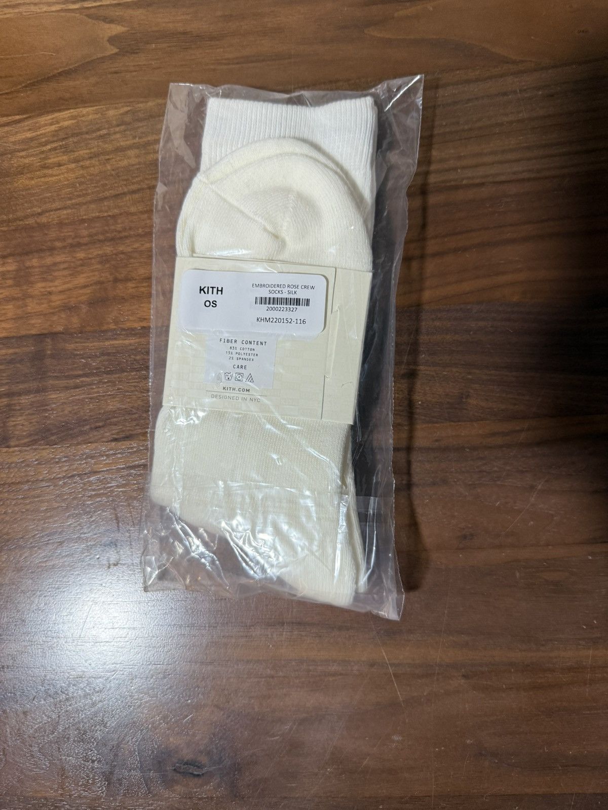Kith Kith Embroidered Rose White Crew Socks in “Silk” Floral Logo Size ONE SIZE - 5 Thumbnail