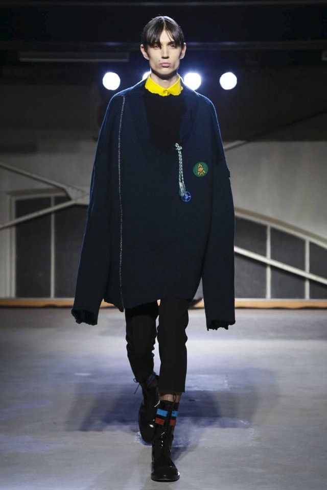 Raf Simons AW16 giant destroyed sweater with patches Size US XXL / EU 58 / 5 - 2 Thumbnail