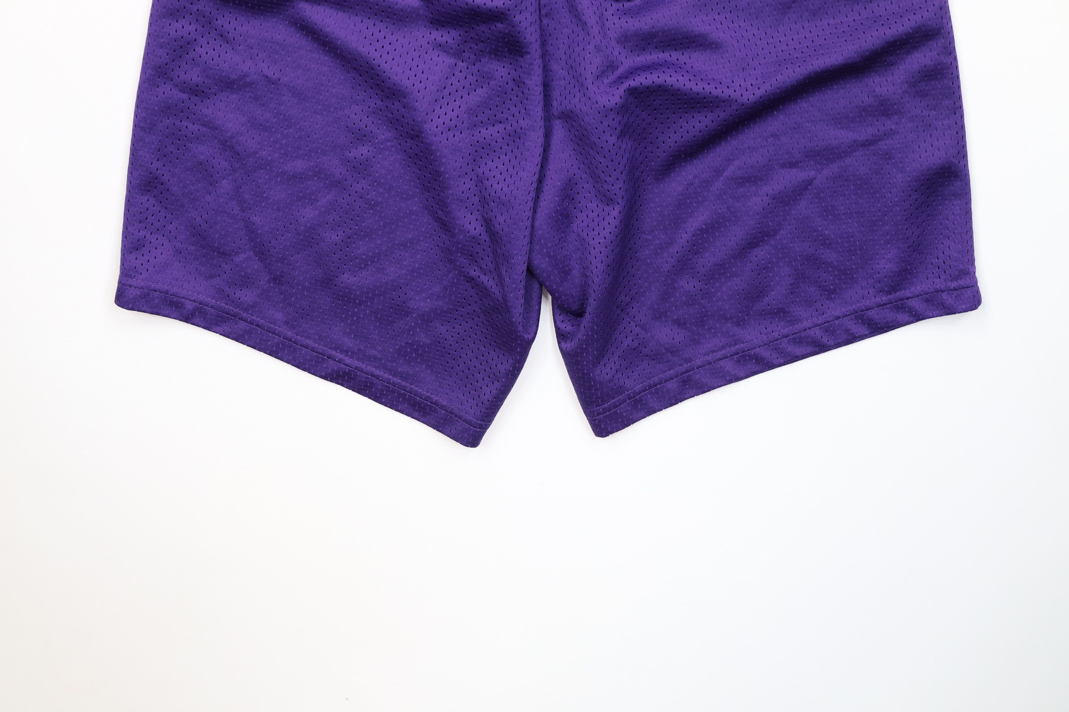 Vintage Vintage 90s Streetwear Above Knee Mesh Gym Basketball Shorts Size US 30 / EU 46 - 11 Thumbnail