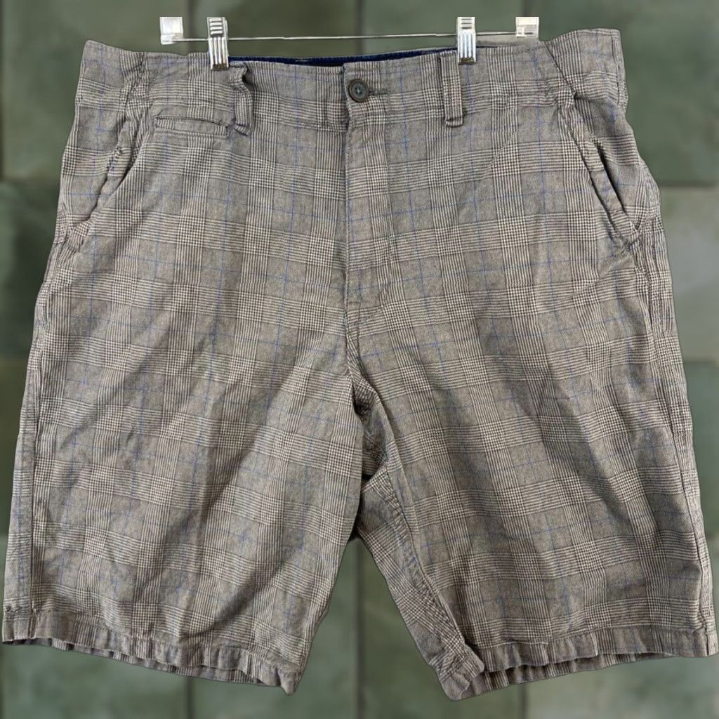 Vintage Vintage American Eagle Men's Shorts 38 Gray Bermuda Casual Travel Workwear Plaid Classic Size US 38 / EU 54 - 1 Thumbnail