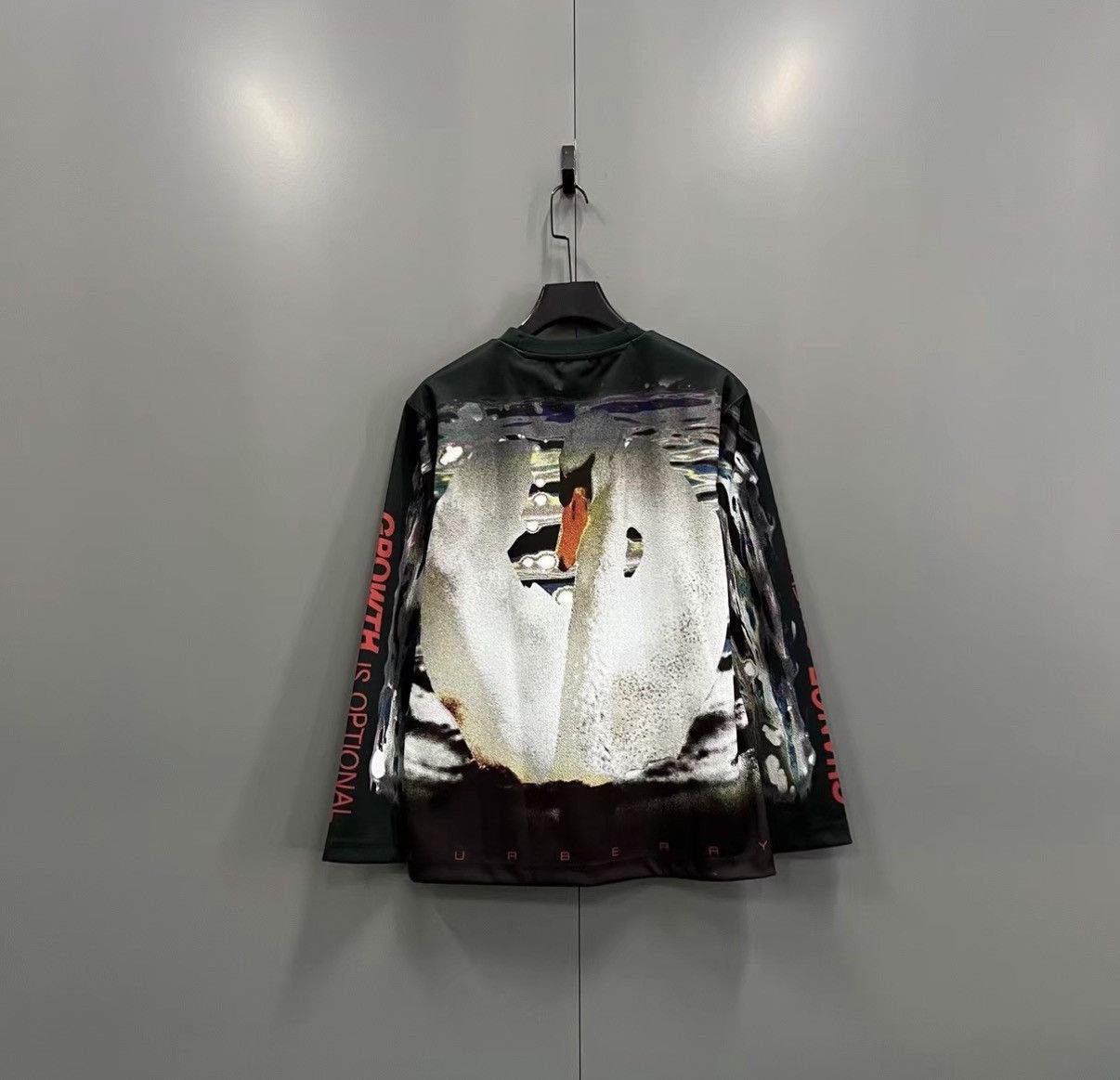 Burberry Burberry Letter Swan Printed Long Sleeve J41 Size US S / EU 44-46 / 1 - 2 Thumbnail