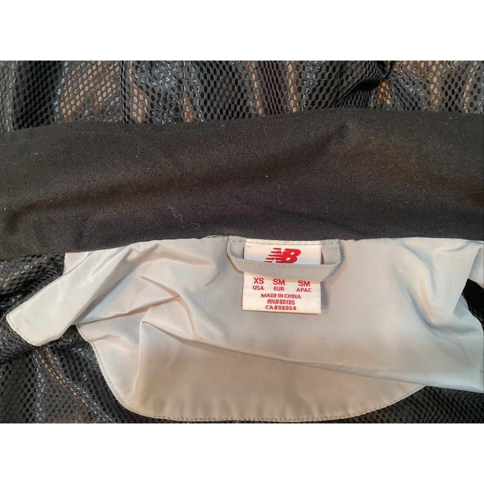 New Balance New Balance 2-Tone Gray Waterproof Rain Jacket XS – Hooded, Size US XS / EU 42 / 0 - 9 Thumbnail