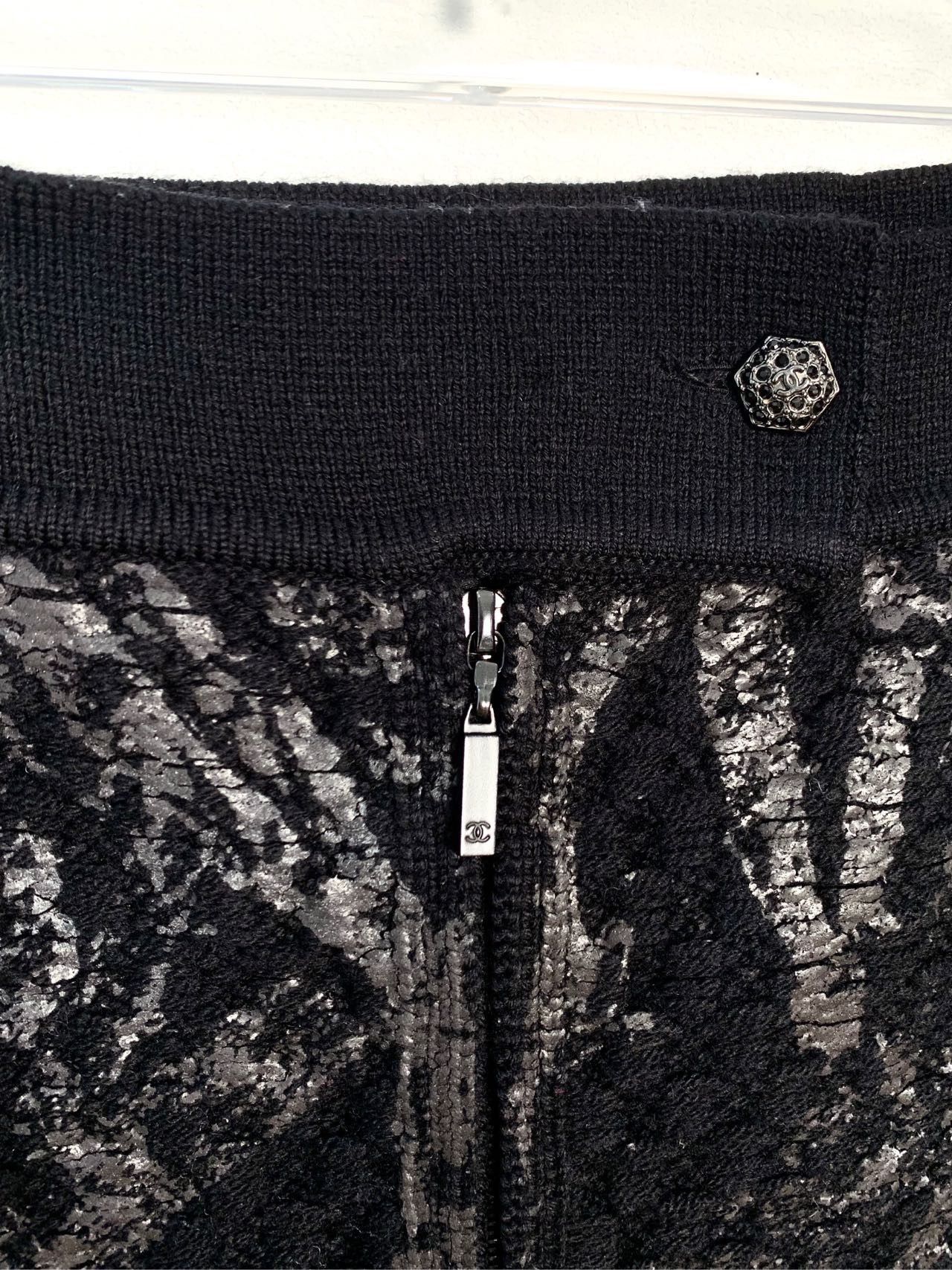 Chanel Chanel Women's Colorblocked Zipper A-line Skirt Short Skirt Size 27" / US 4 / IT 40 - 3 Thumbnail