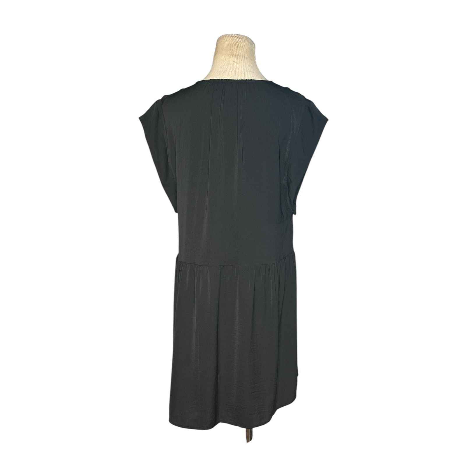 Express Express black short sleeves hi low tunic blouse size M Size M / US 6-8 / IT 42-44 - 2 Thumbnail
