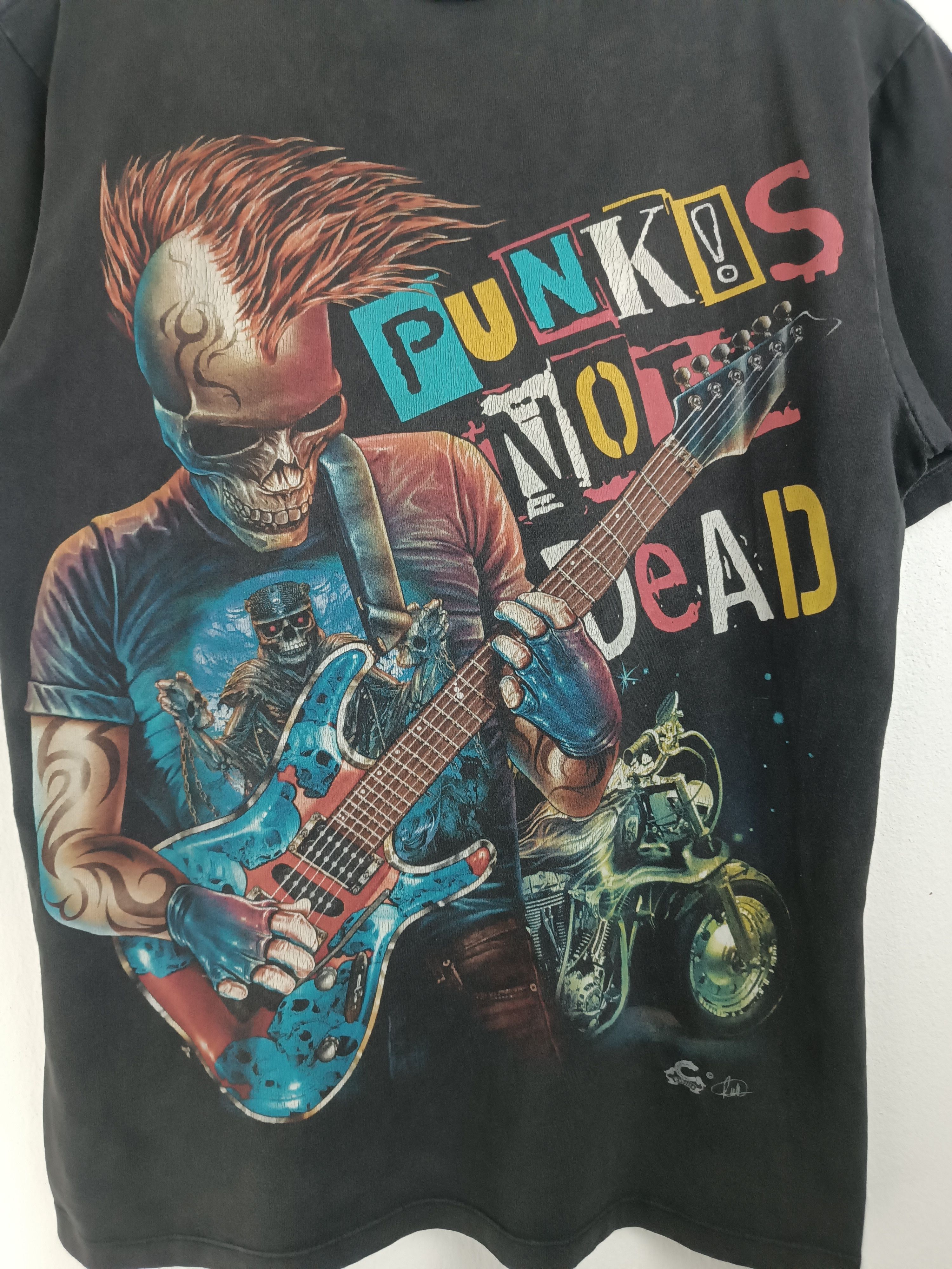 Band Tees VINTAGE Y2K PUNKS NOT DEAD GUITAR MOHAWK SEDITIONARIES TEE Size US S / EU 44-46 / 1 - 5 Thumbnail