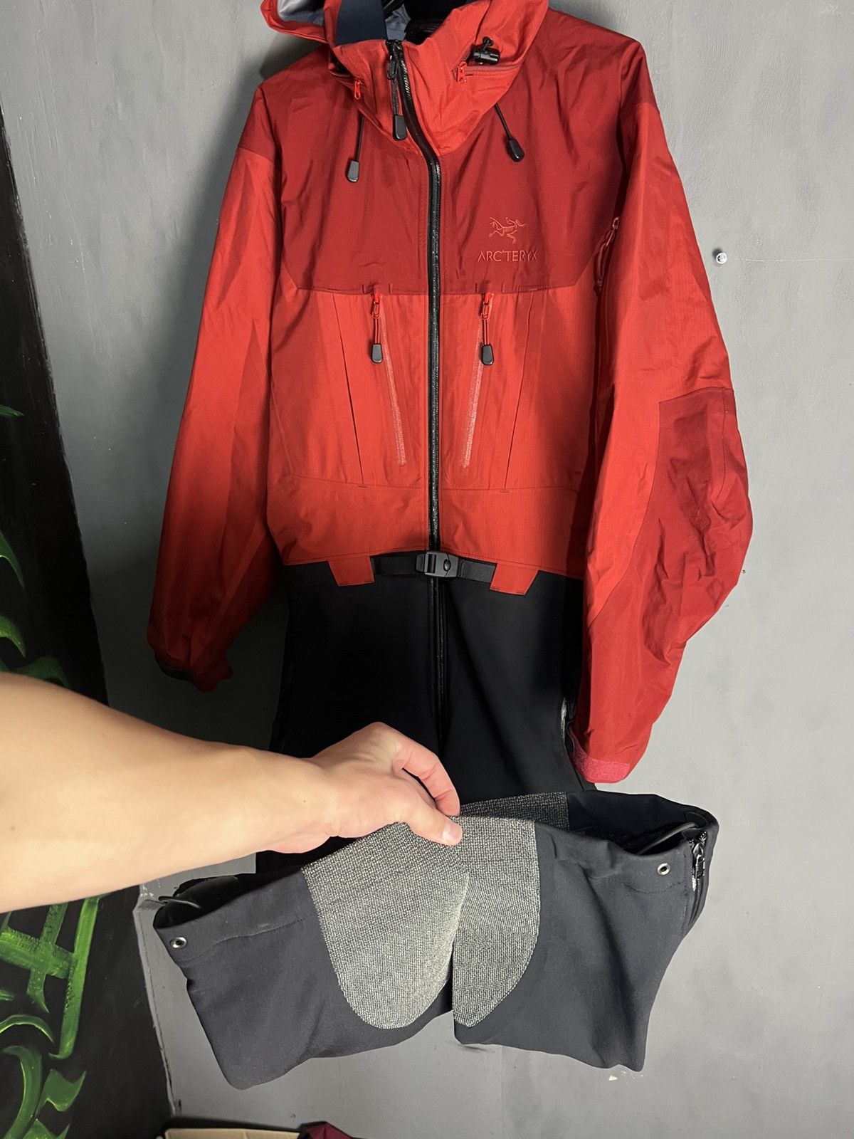 Arc'teryx Vintage Arcteryx Goretex Full Ski Suit Size M Size US M / EU 48-50 / 2 - 12 Thumbnail