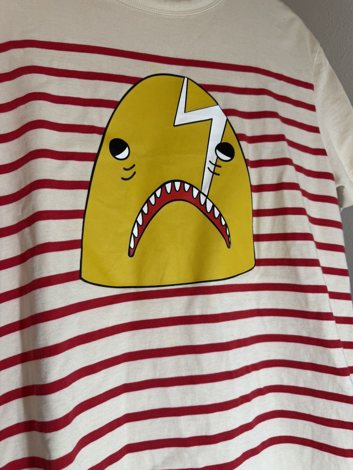 Moncler Moncler Yellow Shark Red Stripe Cream White T-shirts Size US XL / EU 56 / 4 - 5 Thumbnail
