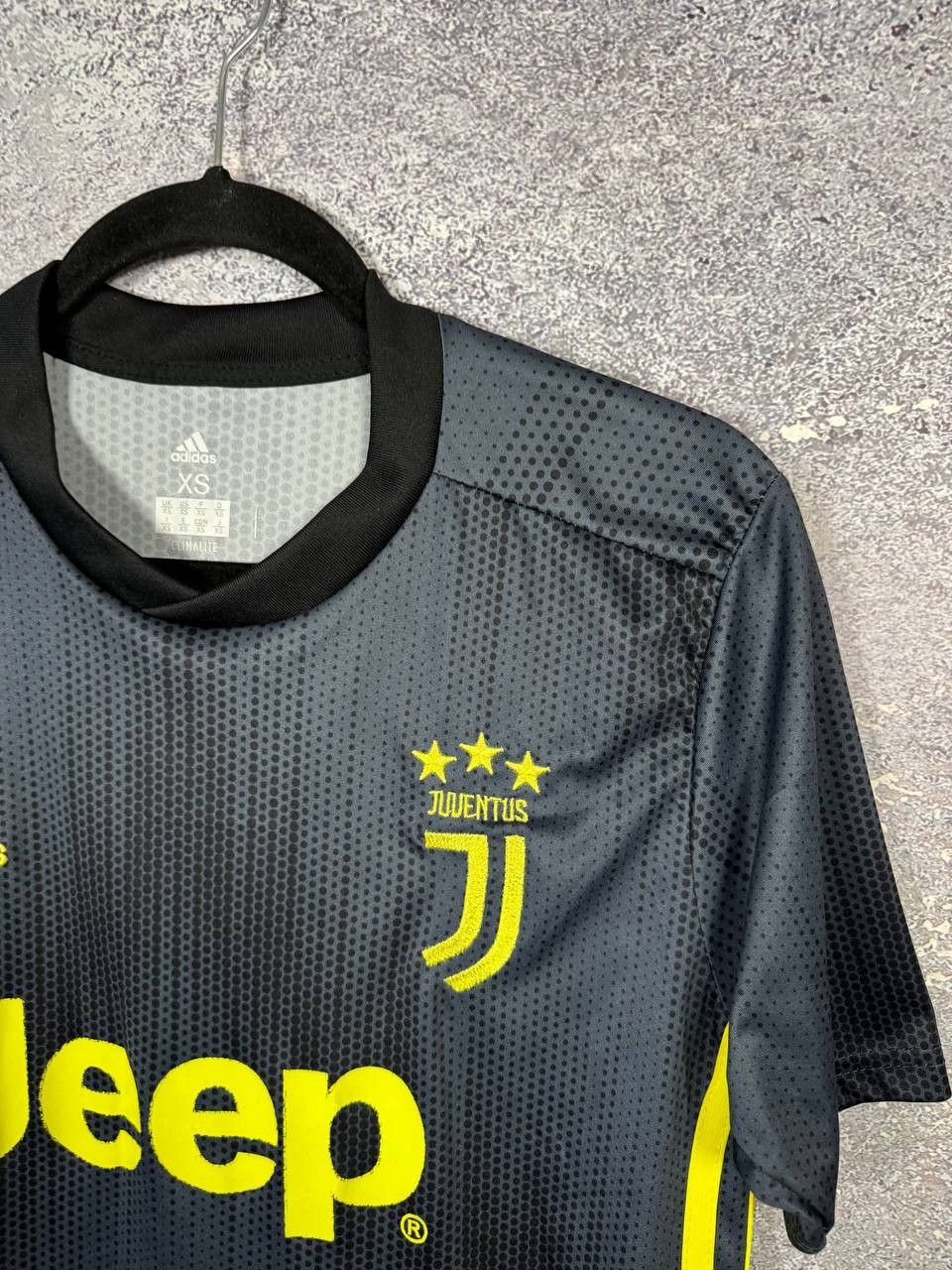 Other RONALDO Vintage Juventus 2018/19 Third Fan Soccer Jersey Size US XS / EU 42 / 0 - 6 Thumbnail