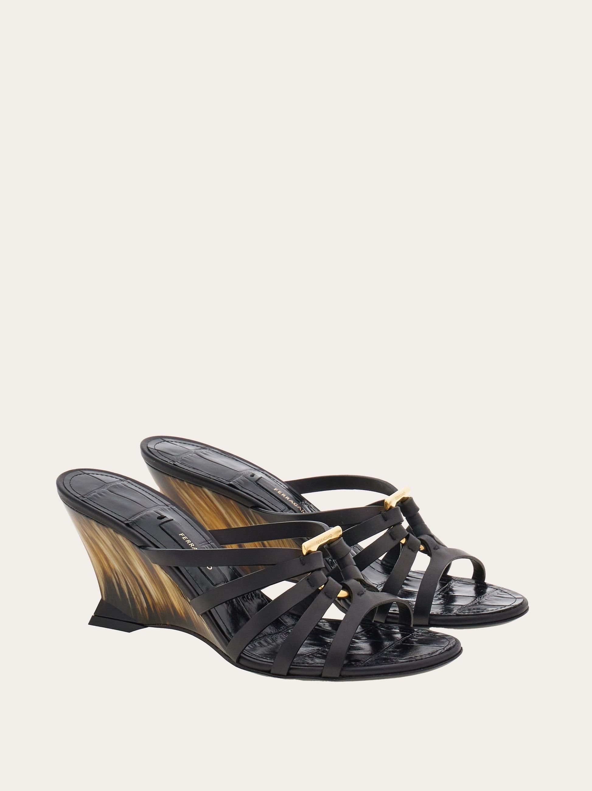 Salvatore Ferragamo o1s1rm0924 Gancini Wedge Slide in Nero Size US 7.5 / IT 37.5 - 4 Thumbnail