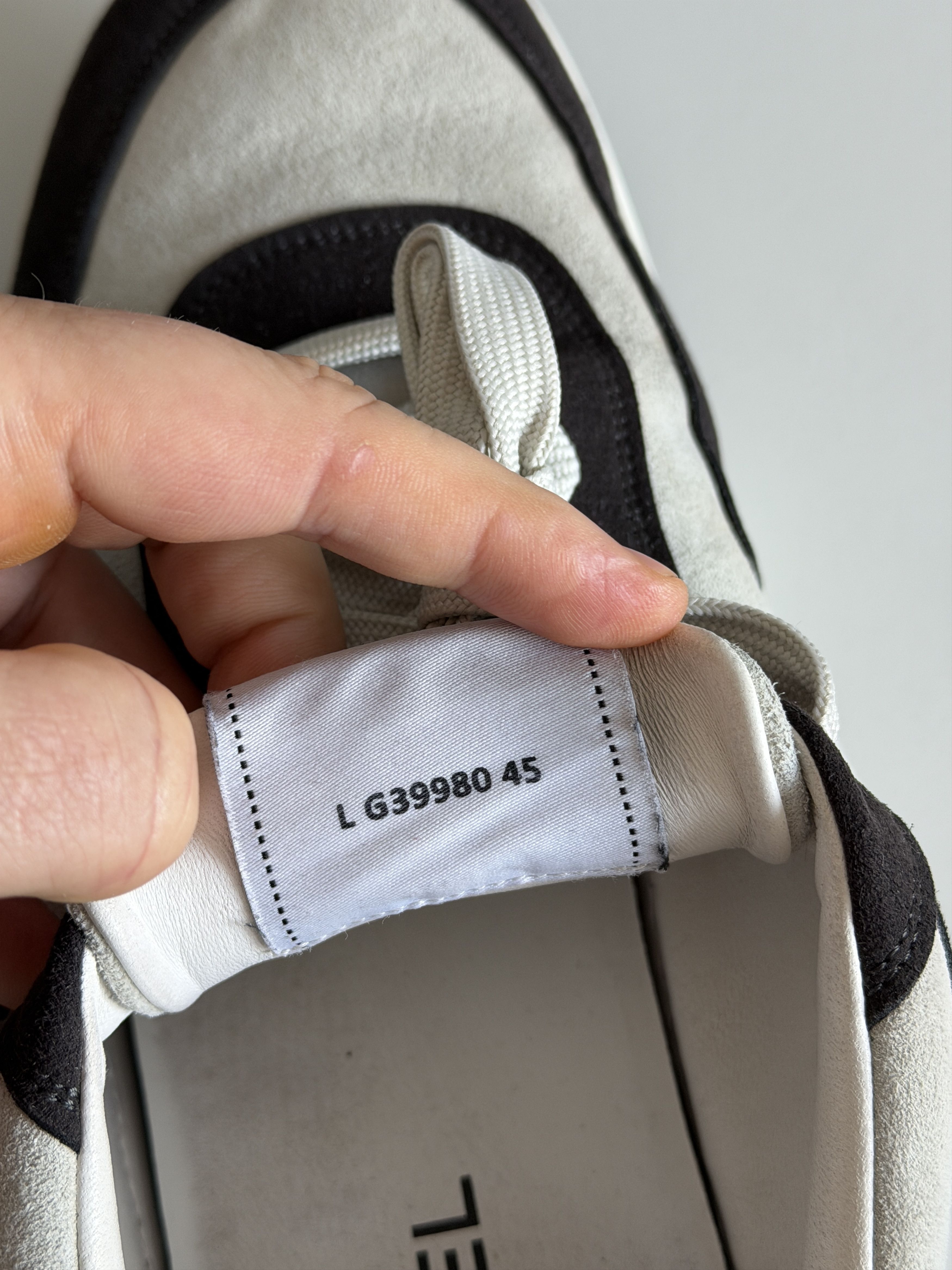 Chanel Chanel cc sneakers | size 45 Size US 12 / EU 45 - 10 Thumbnail