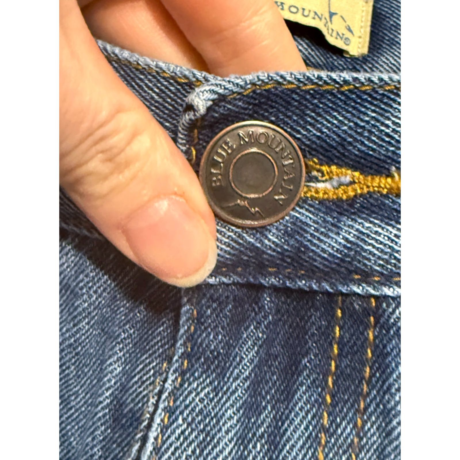 The Mountain VINTAGE? No — Blue Mountain Jeans Mens Size 34x34 Blue Denim Straight Leg 5-Pocket Pockets Beltless Zip Inseam 34 Adult Mens Size US 34 / EU 50 - 4 Thumbnail