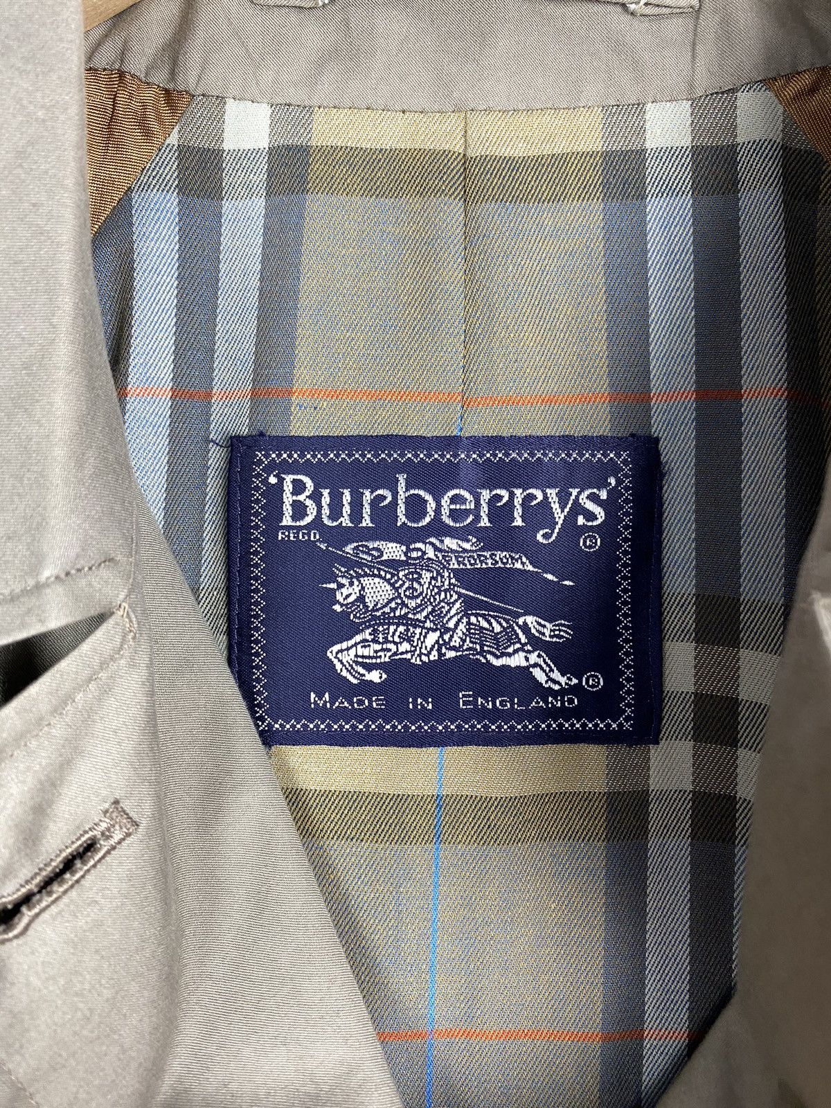 Burberry Burberrys vintage ladies single breasted belted trench coat Size M / US 6-8 / IT 42-44 - 9 Thumbnail
