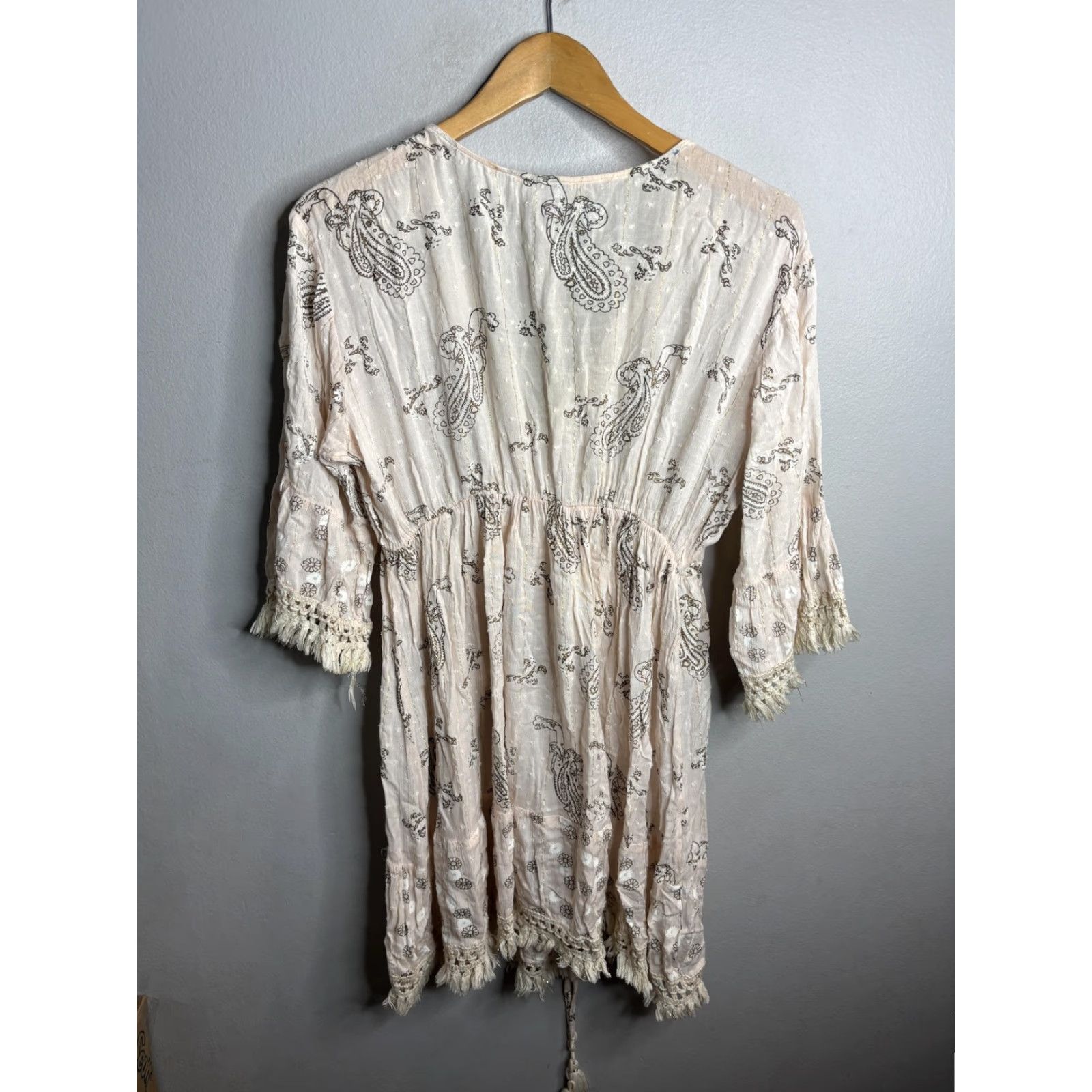Vintage Zury Boho Dress Womens M Paisley V-Neck Tassel Trim 3/4 Sleeve Fringe Short dress Outdoors Casual Travel Ivory/Light Pink Bohemian 90s? Size M / US 6-8 / IT 42-44 - 4 Thumbnail