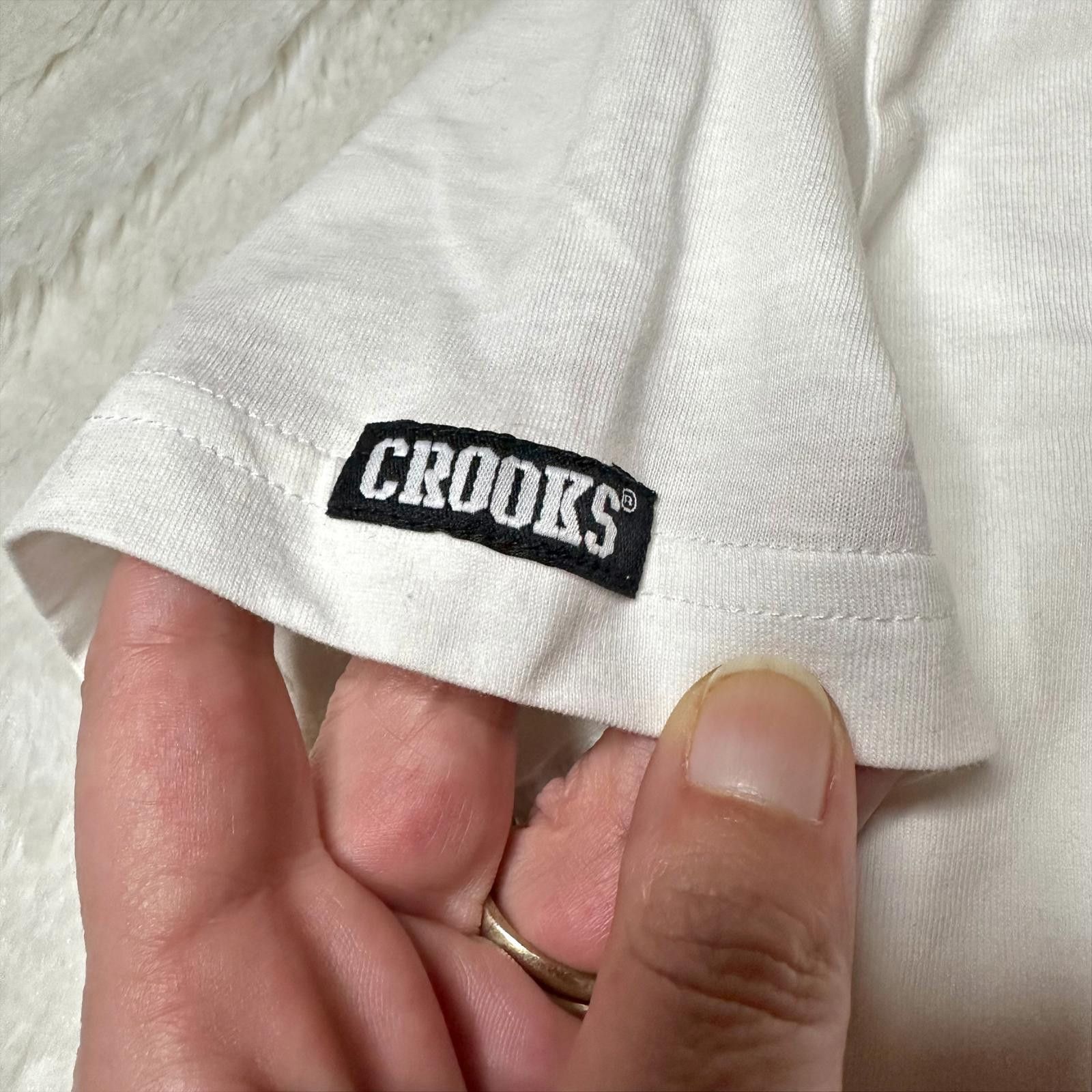 Crooks & Castles NWT Crooks & Castles Champagne Castles V-Neck Tee Women’s M Size M / US 6-8 / IT 42-44 - 5 Thumbnail