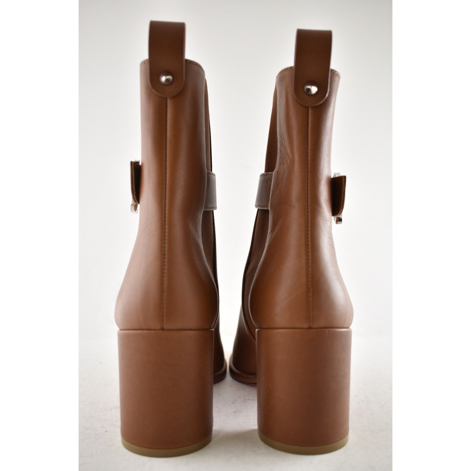 Christian Louboutin Christian Louboutin CL Chelsea Booty 70 Block Heel 39.5 Size US 9.5 / IT 39.5 - 14 Thumbnail