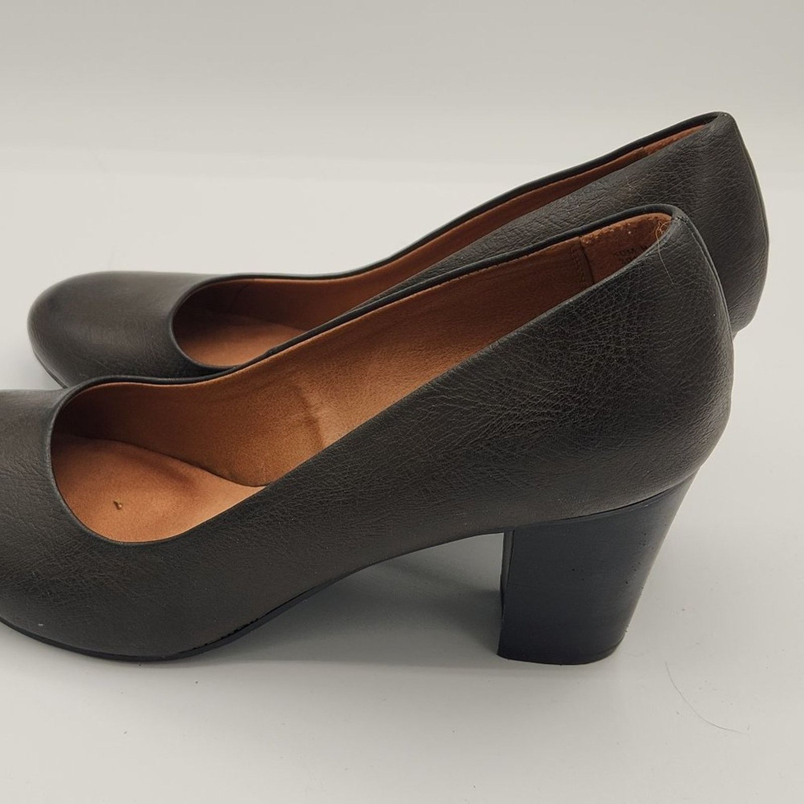 G.H. Bass & Co. G.H. Bass & Co. Chunky Heel Pumps Size US 10 / IT 40 - 2 Thumbnail