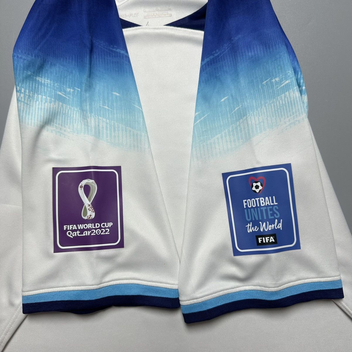 Nike ENGLAND NIKE 2022 WORLD CUP FOOTBALL JERSEY #7 GREALISH Size US M / EU 48-50 / 2 - 7 Thumbnail