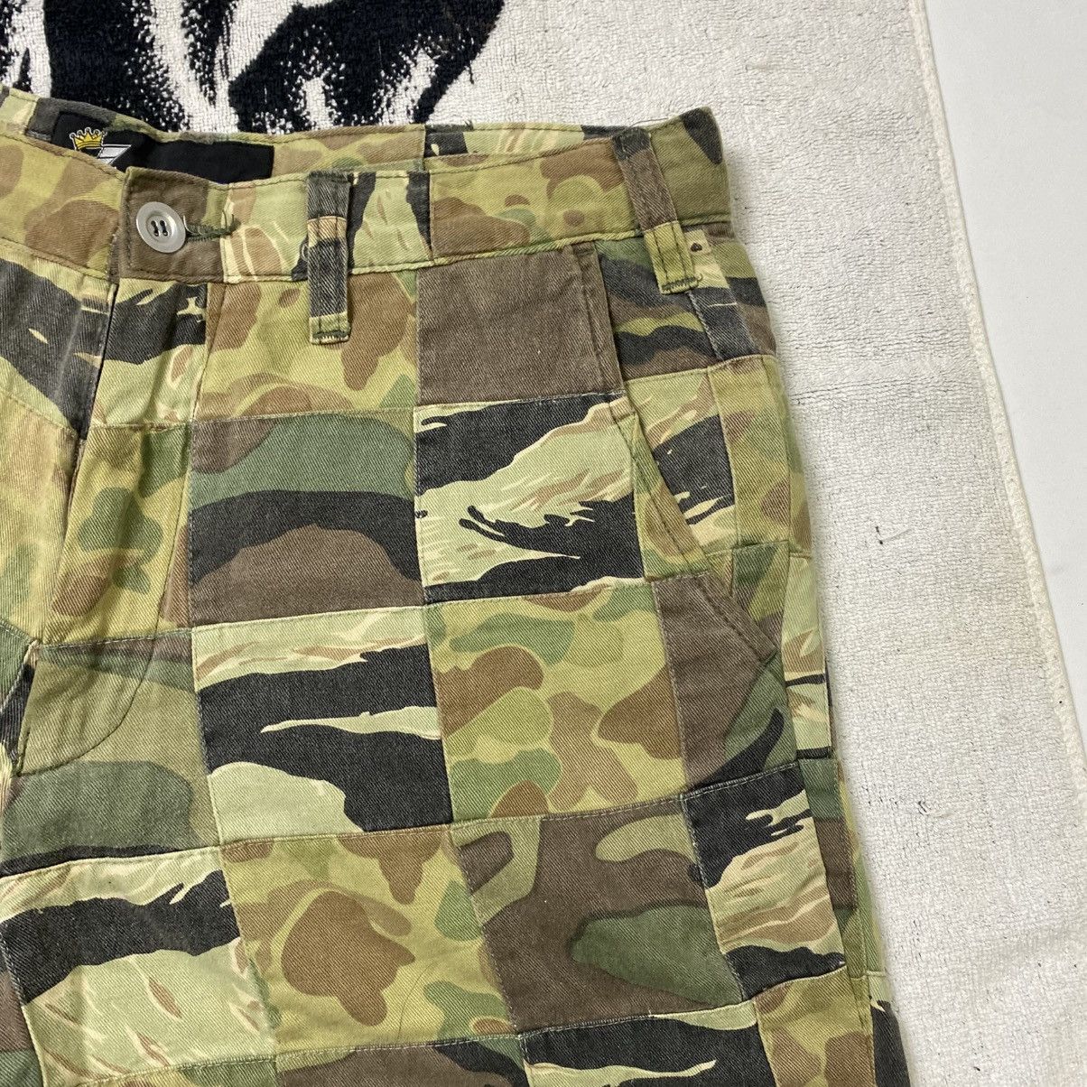 Fat Tokyo Fat Tokyo Camouflage Patchwork short Pants Size US 32 / EU 48 - 4 Thumbnail