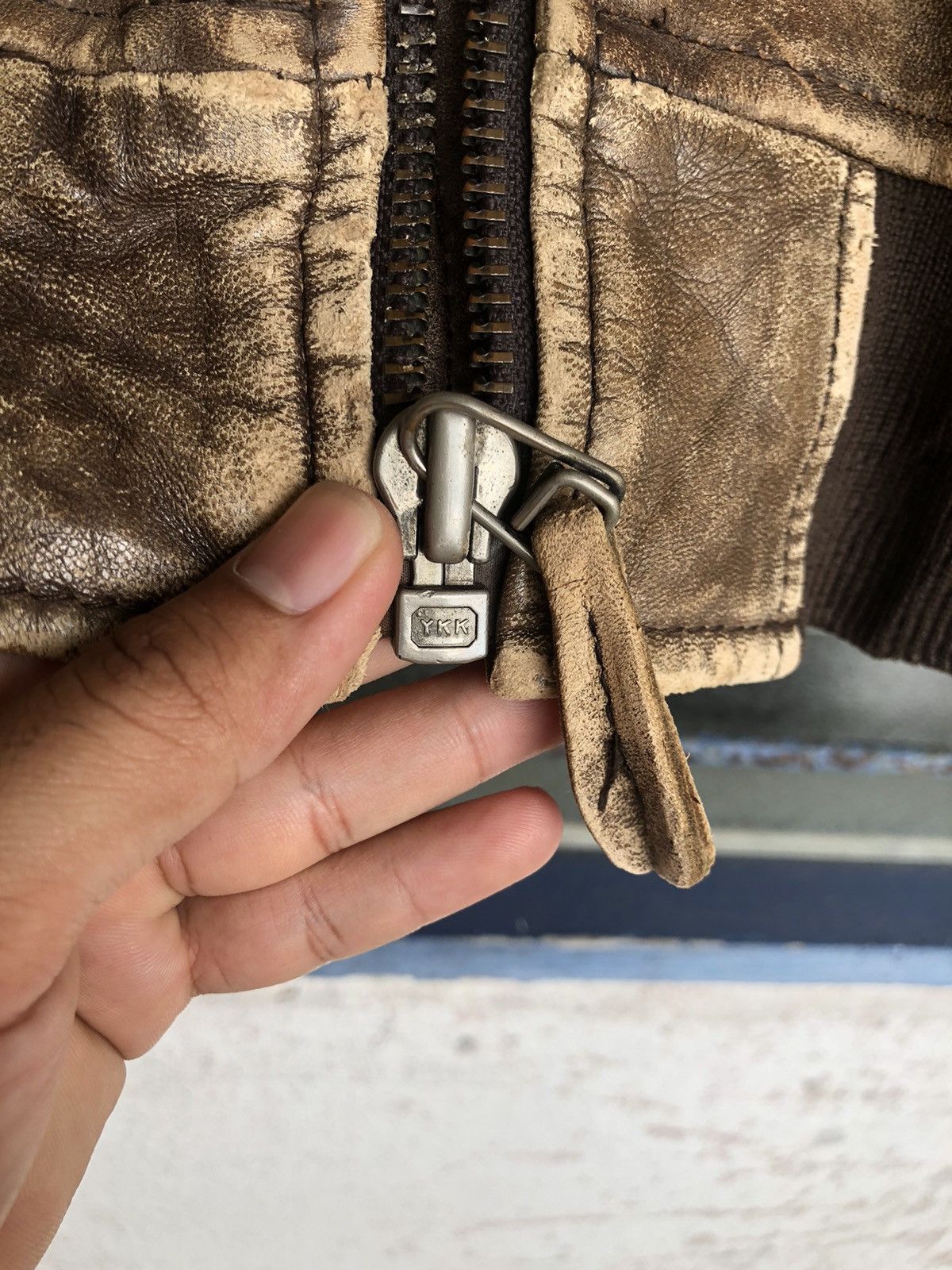 Vintage Vintage Us Air Force Distressed Flying Leather Jacket Size US M / EU 48-50 / 2 - 10 Thumbnail