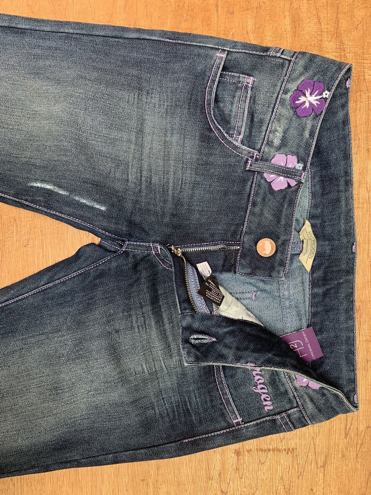 HYDROGEN Rare..Hydrogen Hibiscus Flower Embroidered Streching Jeans Size 29" - 16 Thumbnail