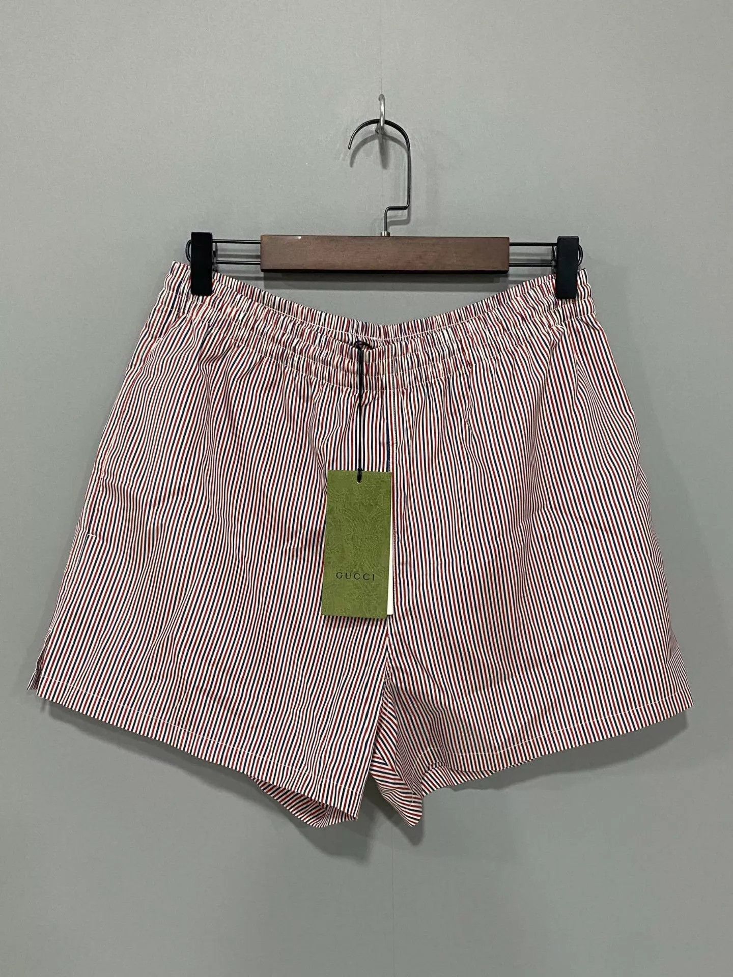 Gucci Gucci men's 46 stripe beach shorts Size US 30 / EU 46 - 4 Thumbnail