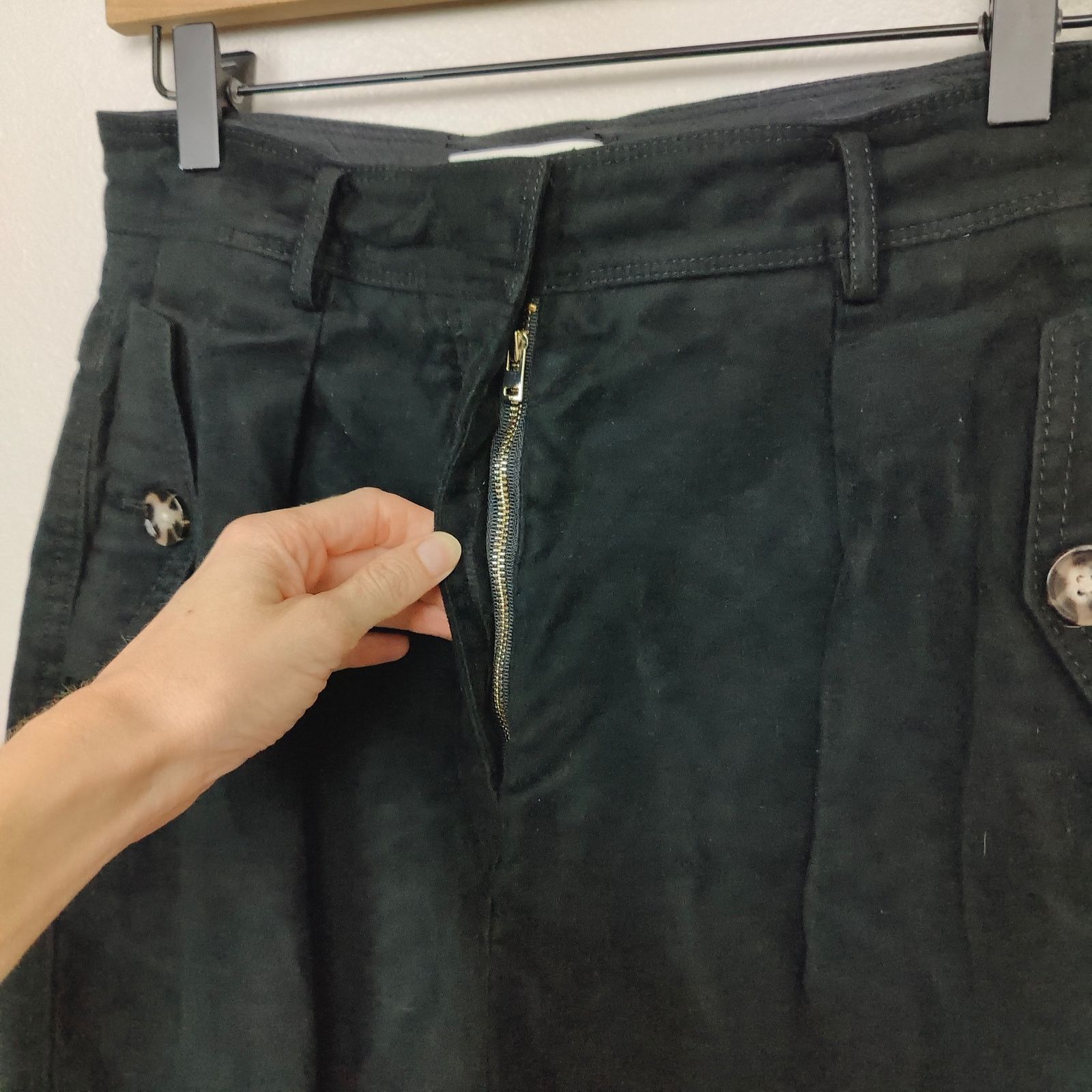 Aritzia Aritzia Babaton Pants Pants Womens 6 Black Satin Barrel Size 28" / US 6 / IT 42 - 3 Thumbnail