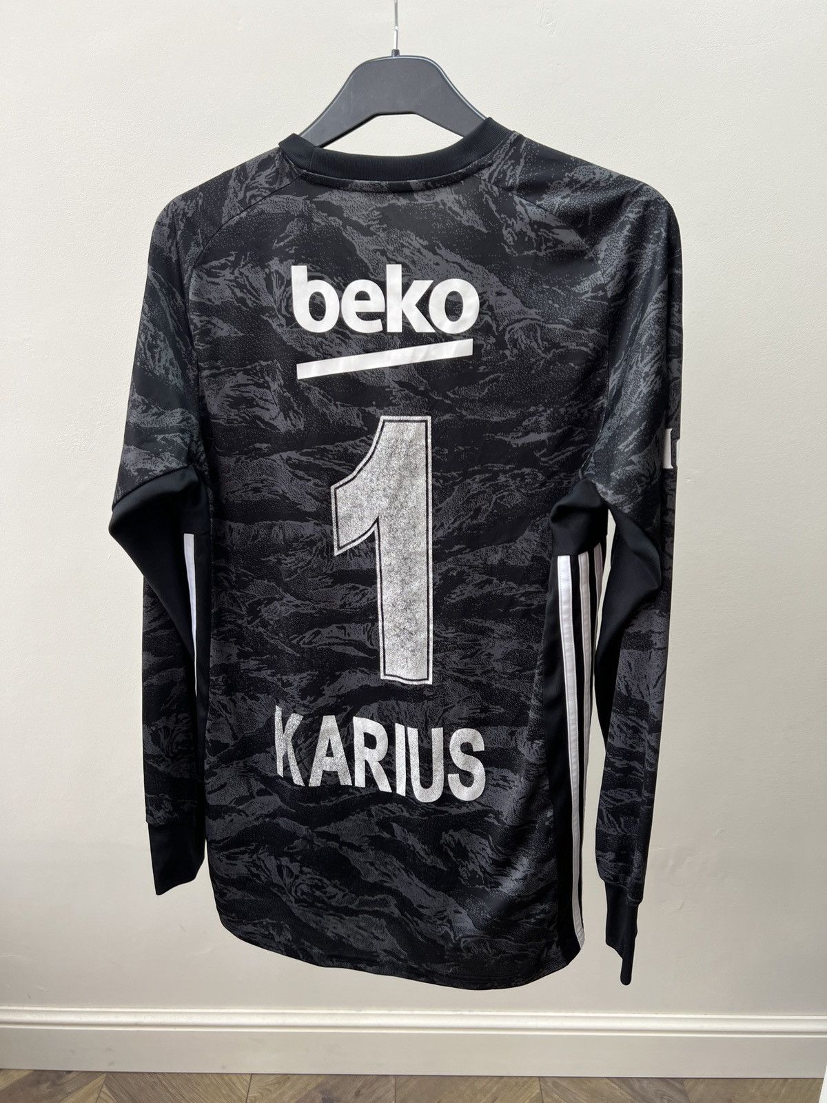 Adidas Adidas Besiktas Karius Jersey Goalkeeper shirt 2019 - 2020 Size US S / EU 44-46 / 1 - 1 Thumbnail