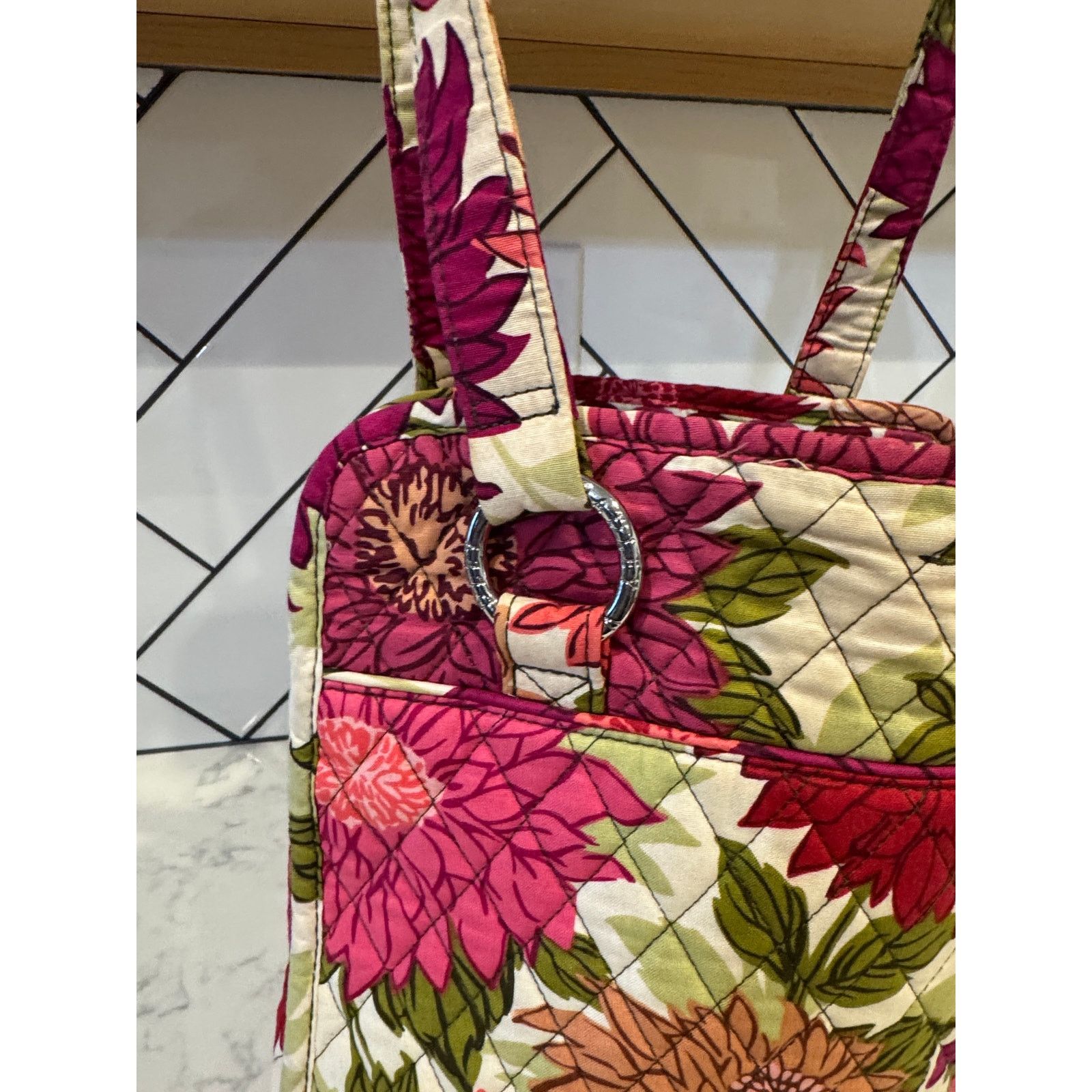 Vera Bradley Vera Bradley Hello Dahlia quilted cotton shoulder tote bag Size ONE SIZE - 3 Thumbnail
