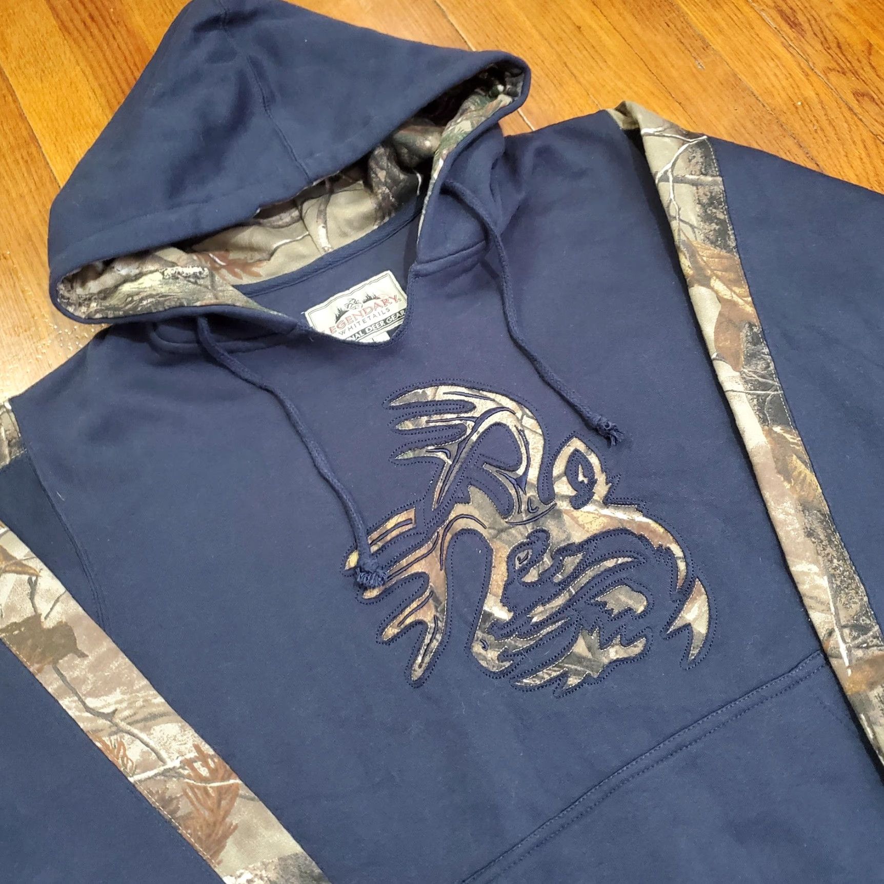 Vintage Legendary Whitetails Hoodie Sweatshirt Mens L Black Realtree Camo Deer Logo Size US L / EU 52-54 / 3 - 3 Thumbnail